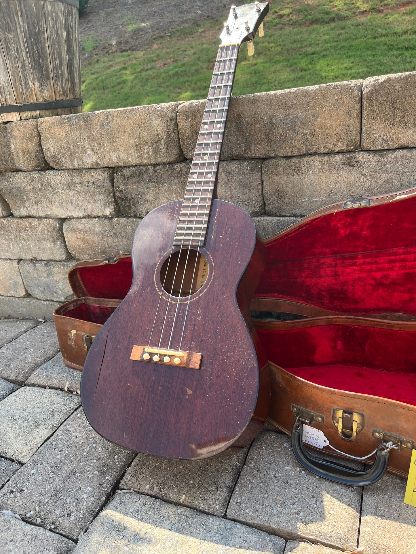 Vintage Gibson Baritone Ukulele 1 1960’s