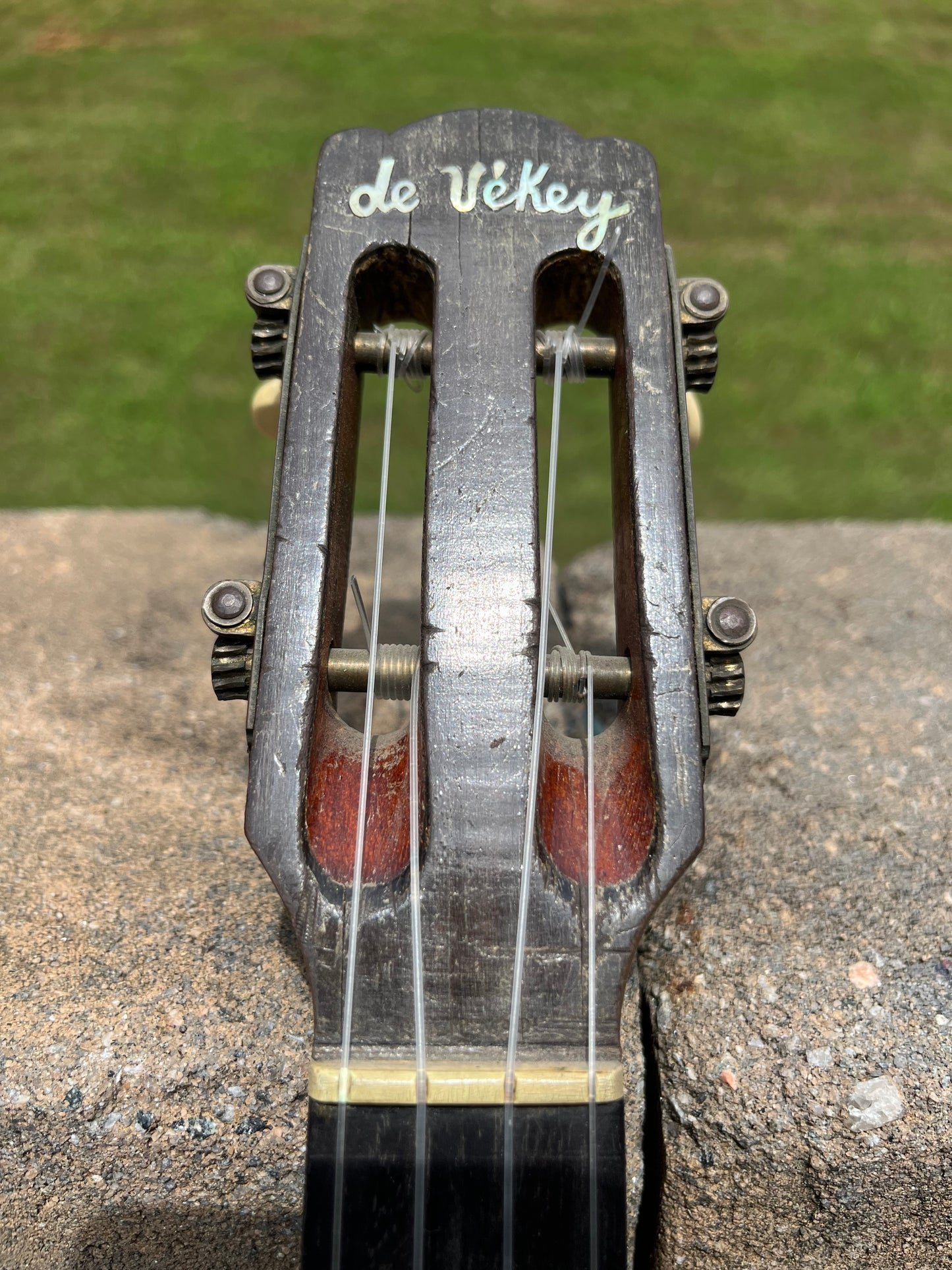 Vintage De-Vekey Style 3 Tenor Ukulele