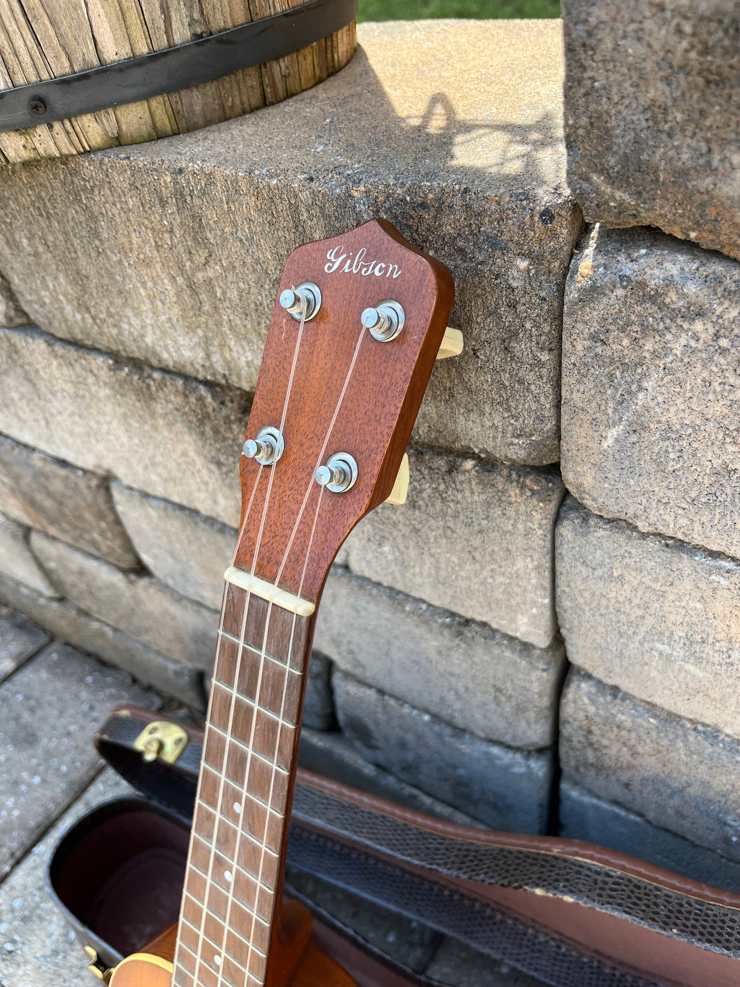 Vintage Gibson Style 2 1930’s Ukulele Spruce Top