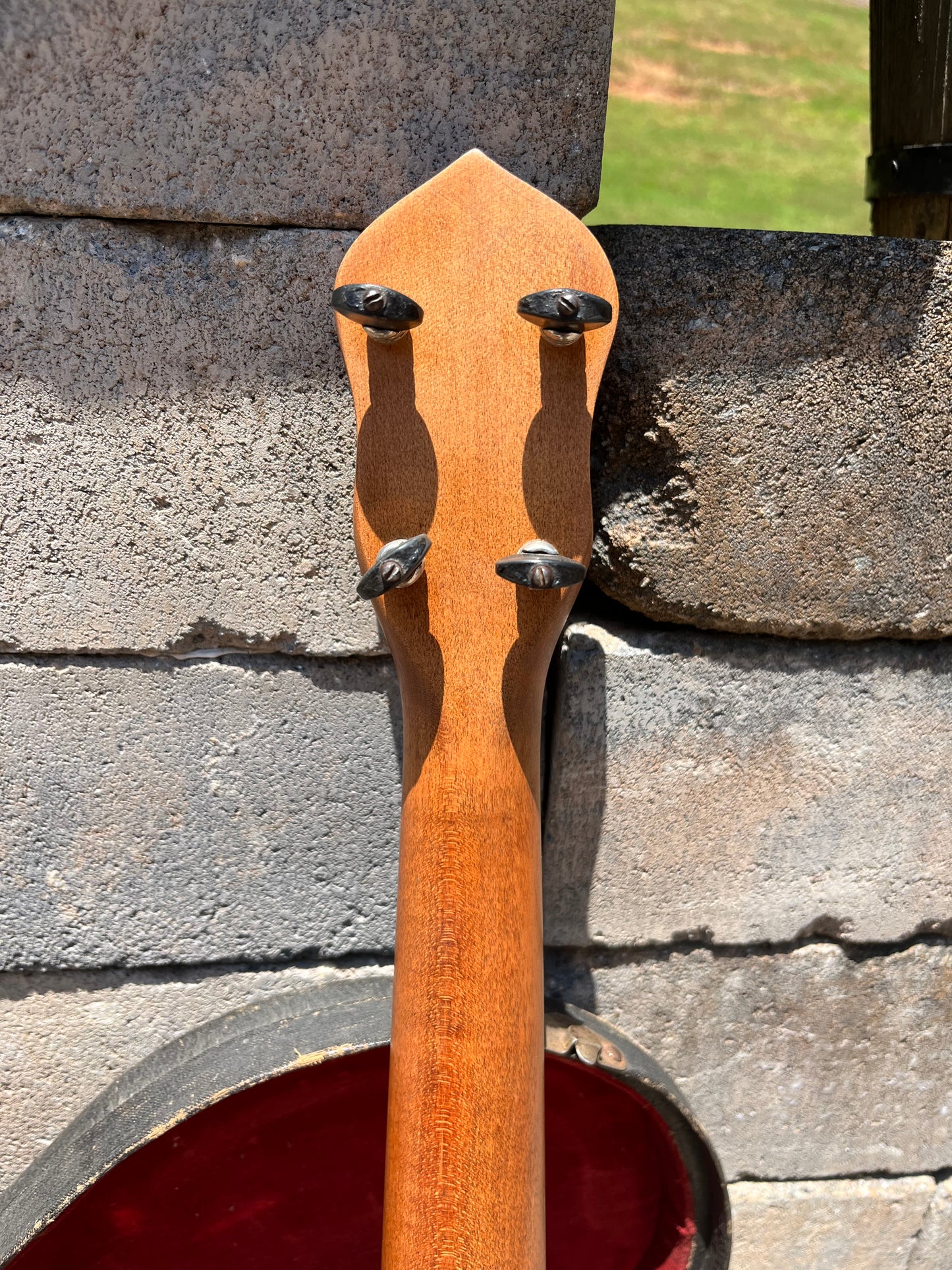 Vintage Gibson Ukulele Banjo UB-1