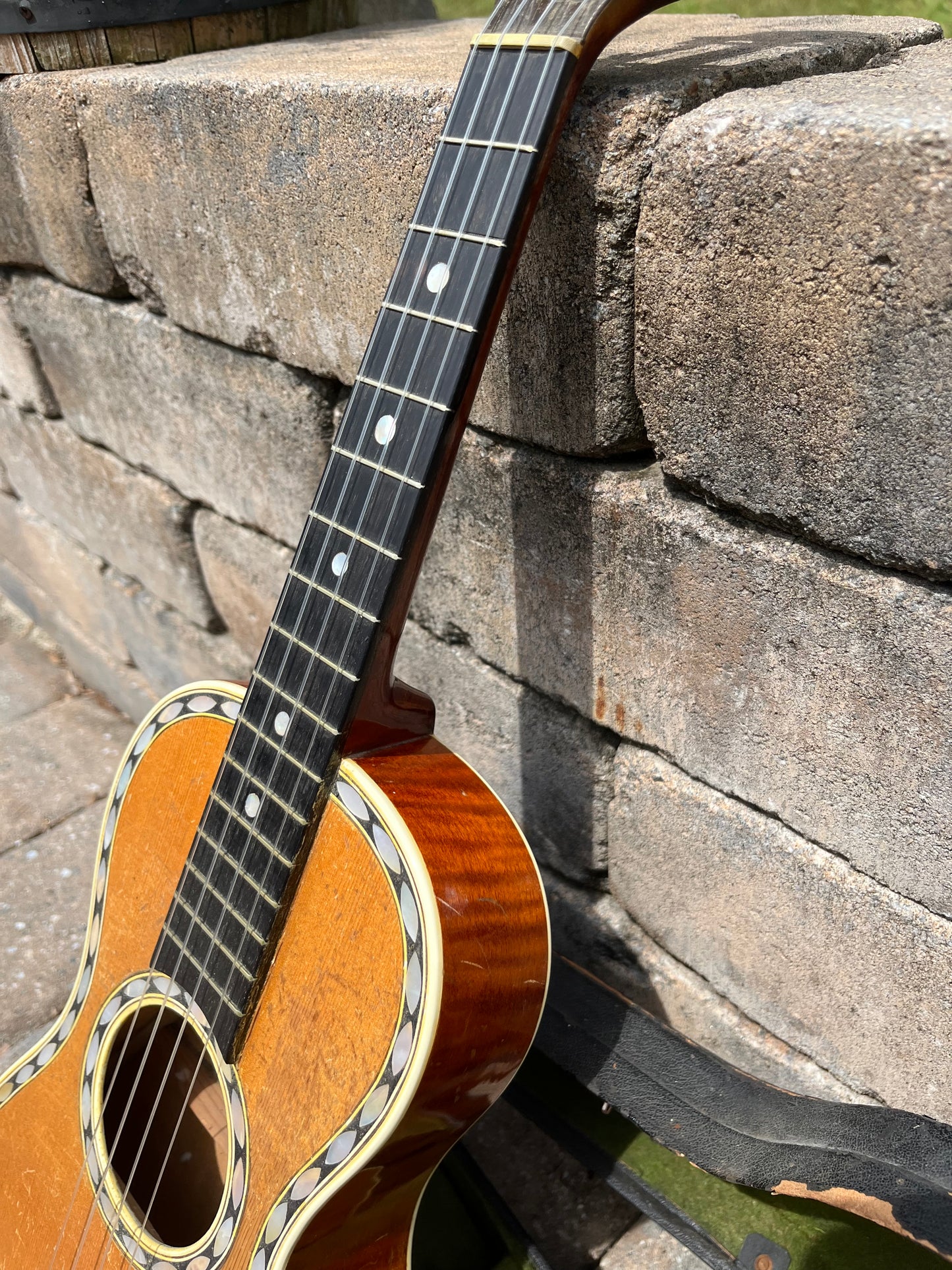 Vintage De-Vekey Style 3 Tenor Ukulele