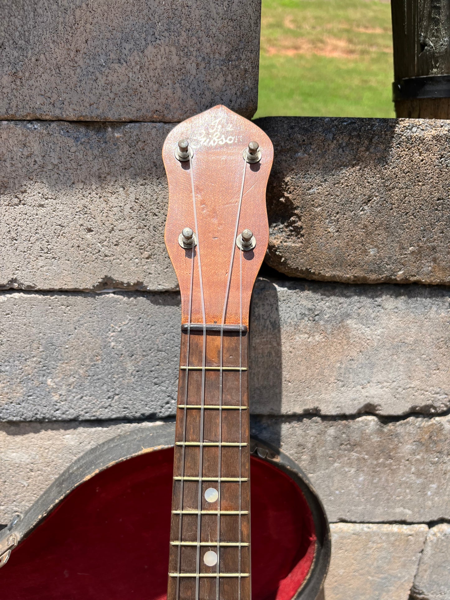 Vintage Gibson Ukulele Banjo UB-1