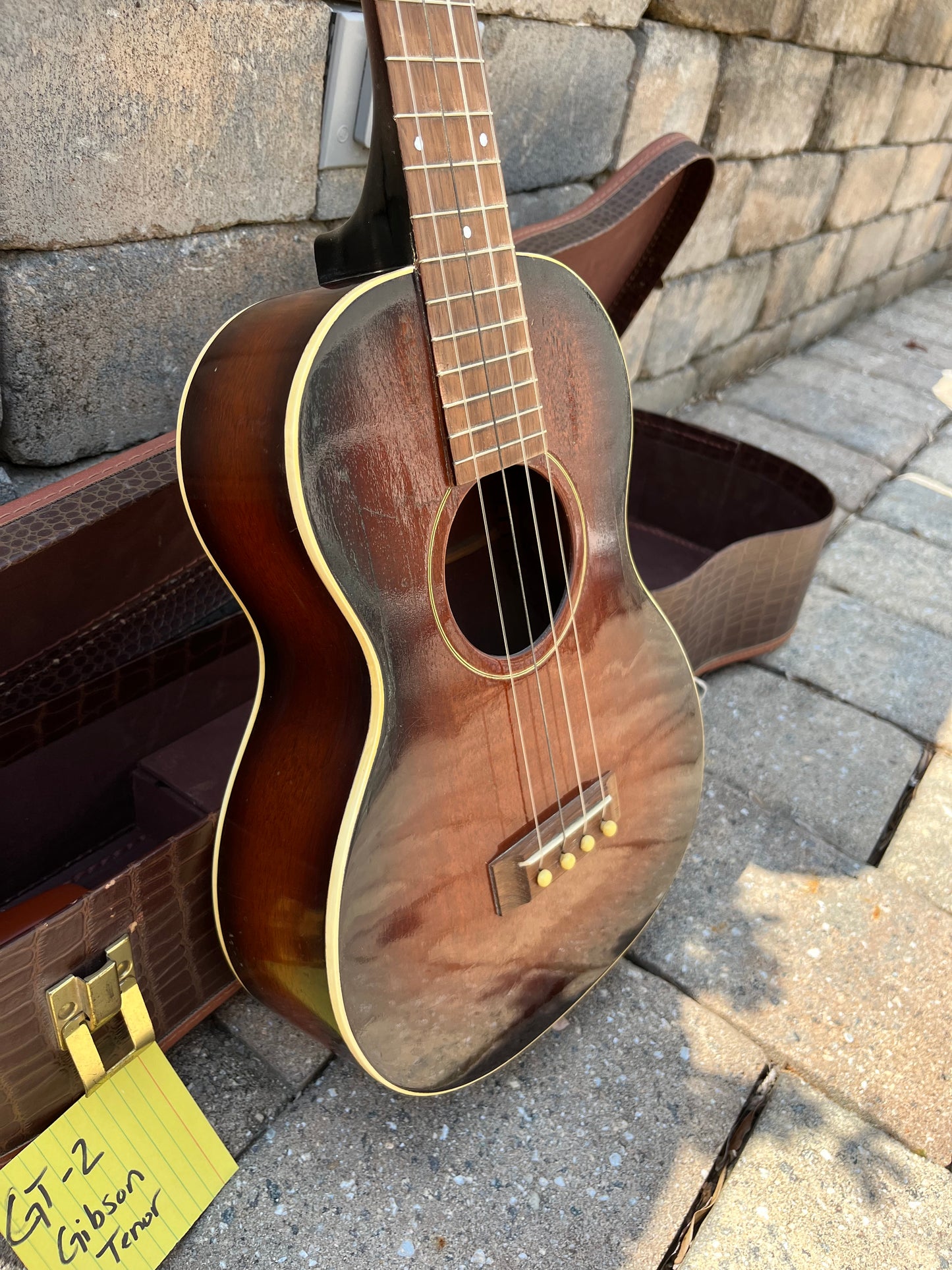 Vintage Gibson TU-2 Tenor Ukulele