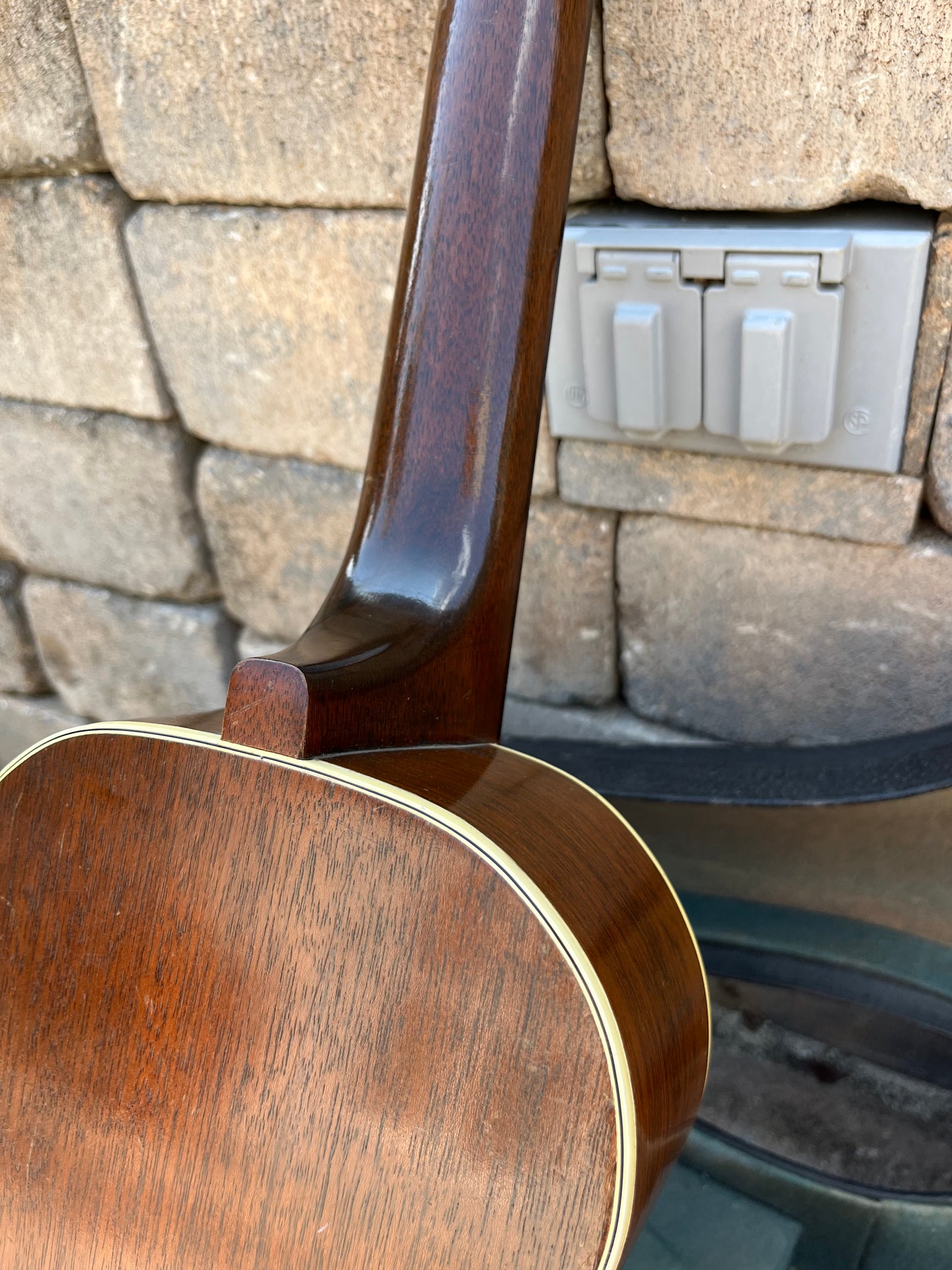 Vintage Gibson ETU-2 Tenor Electric Ukulele