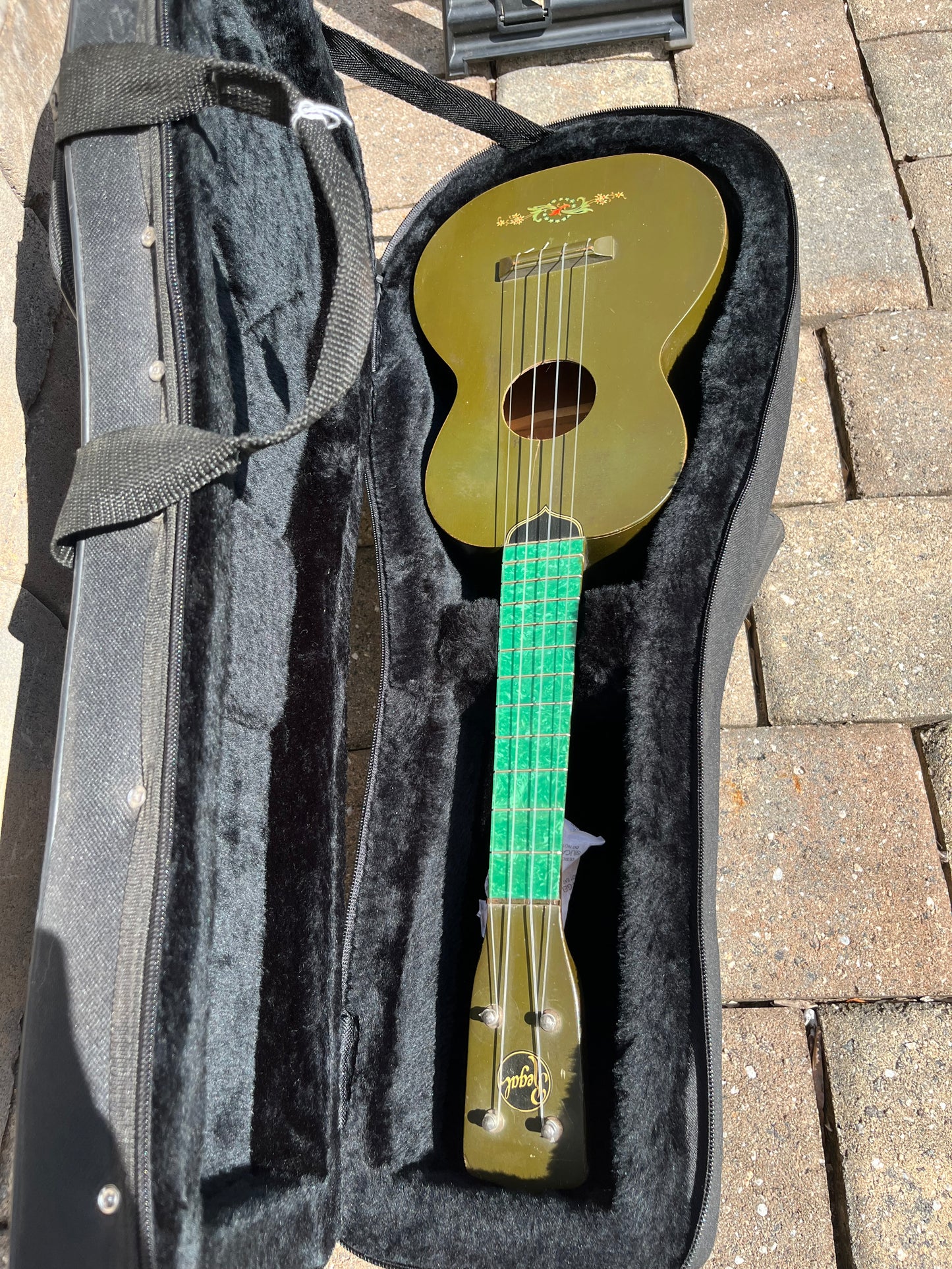 Vintage Regal Concert Green Ukulele