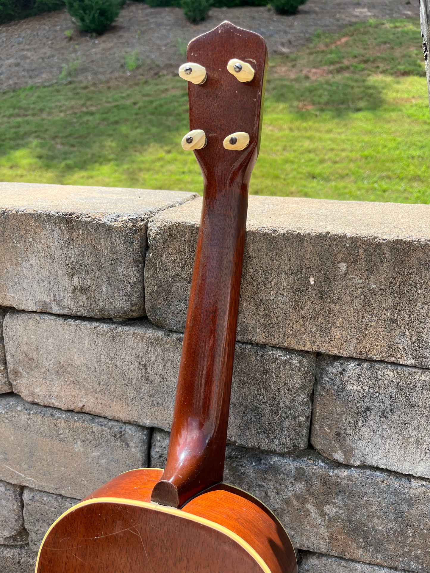 Vintage Gibson TU Tenor Ukulele