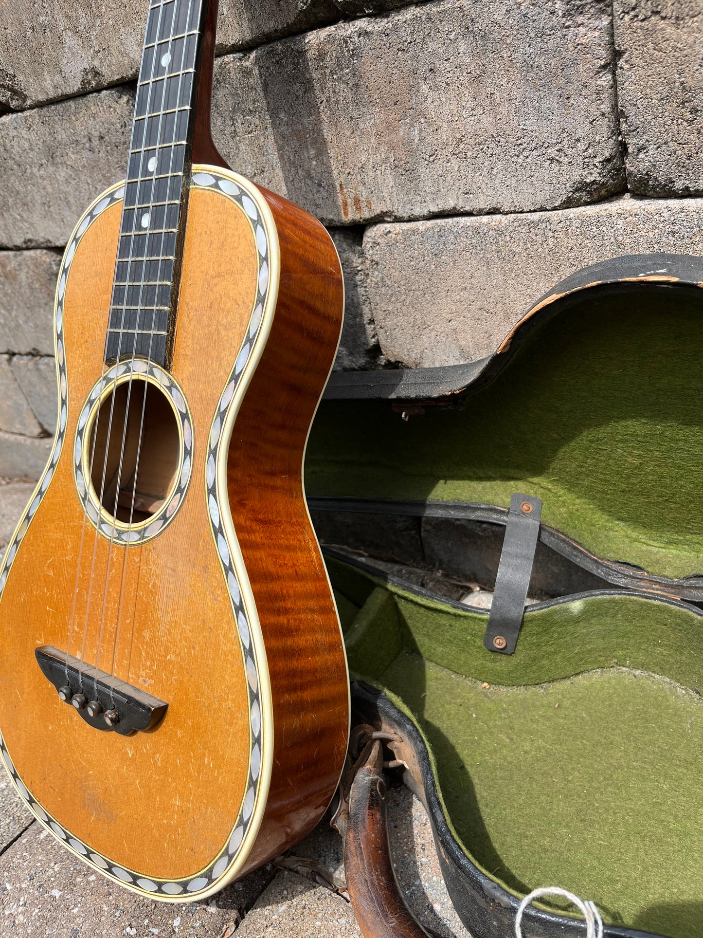 Vintage De-Vekey Style 3 Tenor Ukulele