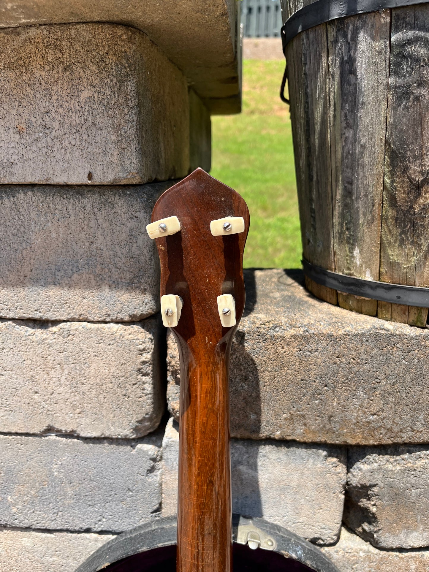 Vintage Gibson Ukulele Banjo Style 3