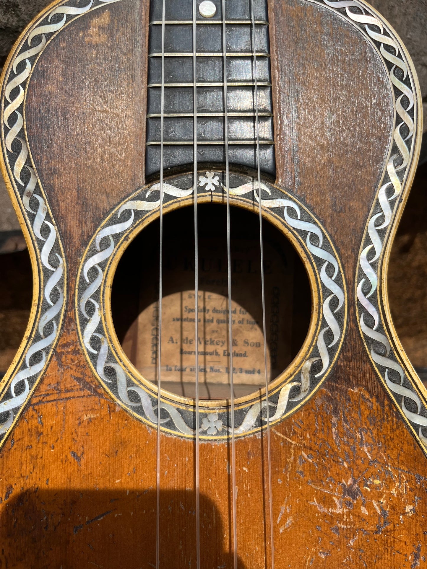 Vintage De-VeKey Style 4 Ukulele