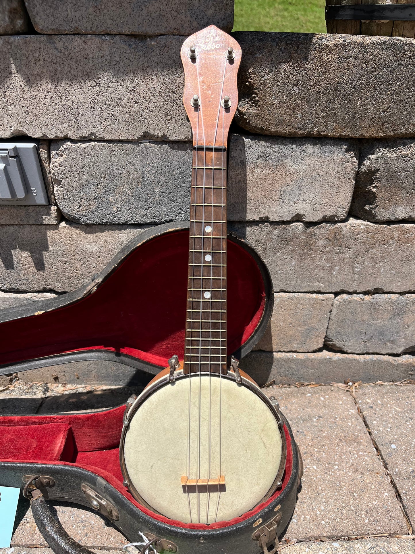 Vintage Gibson Ukulele Banjo UB-1