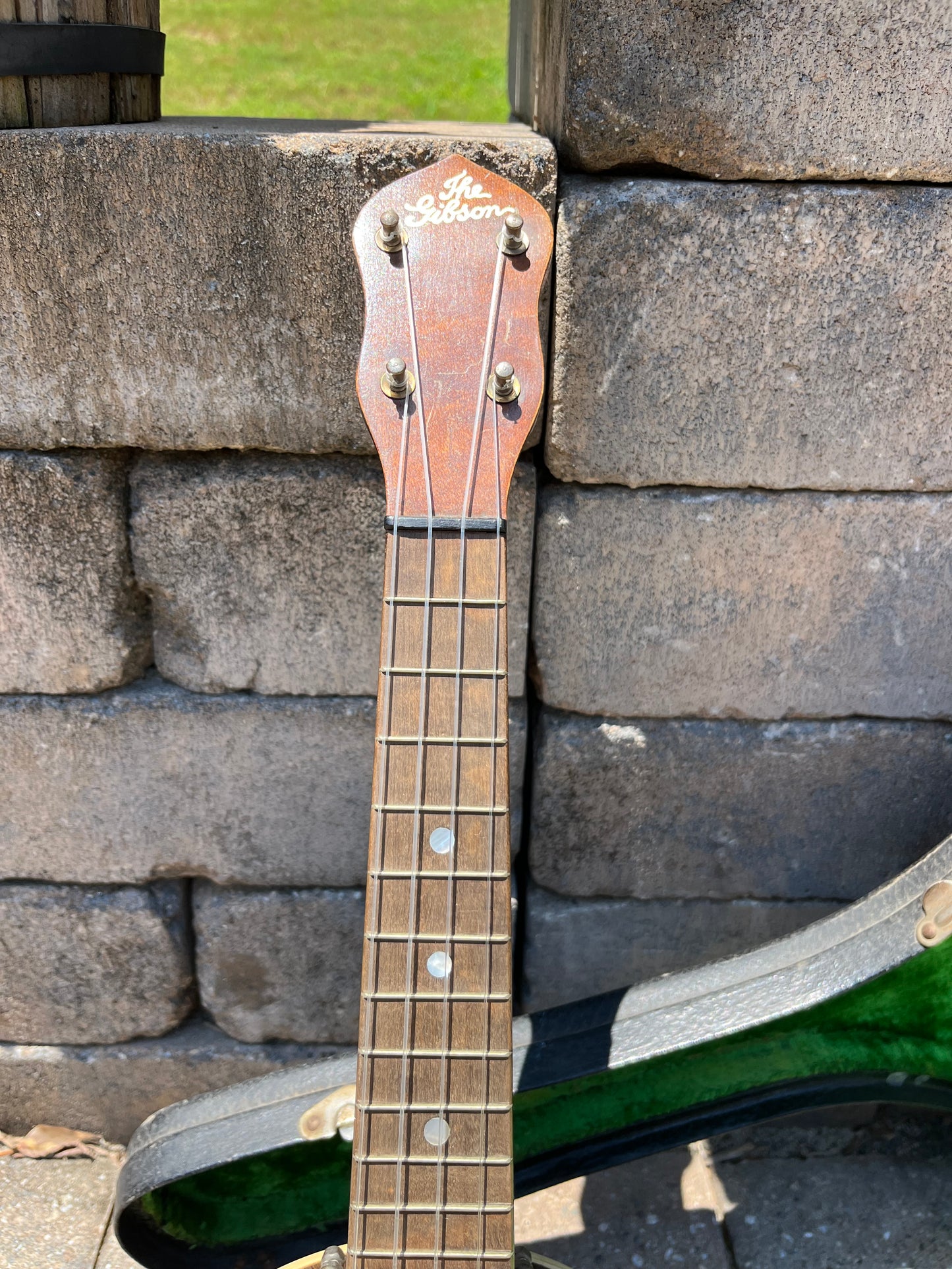 Vintage Gibson Ukulele Banjo Style 2