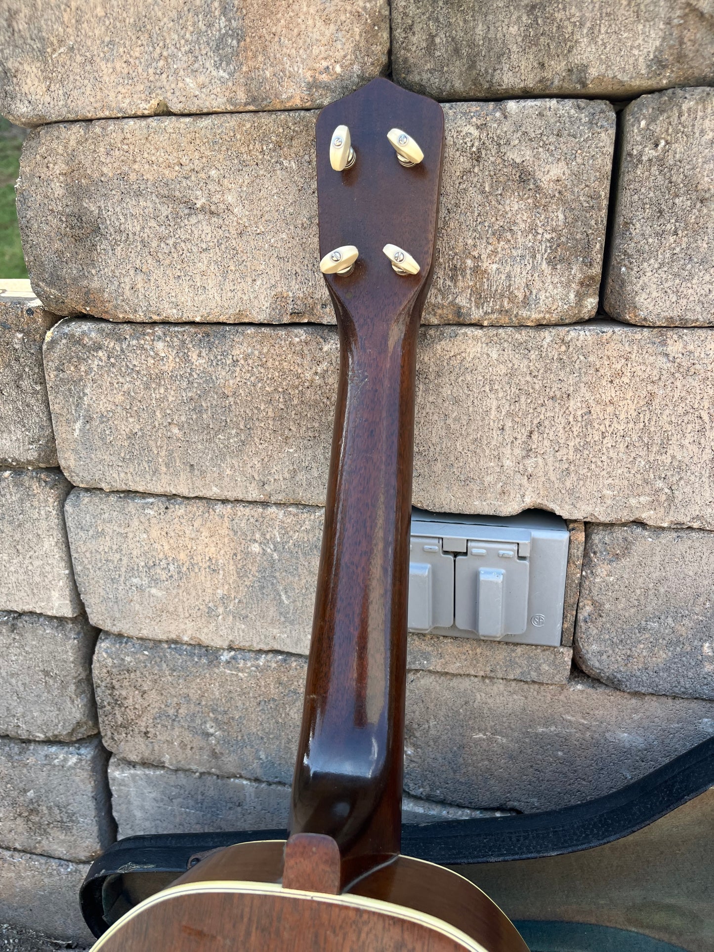 Vintage Gibson ETU-2 Tenor Electric Ukulele