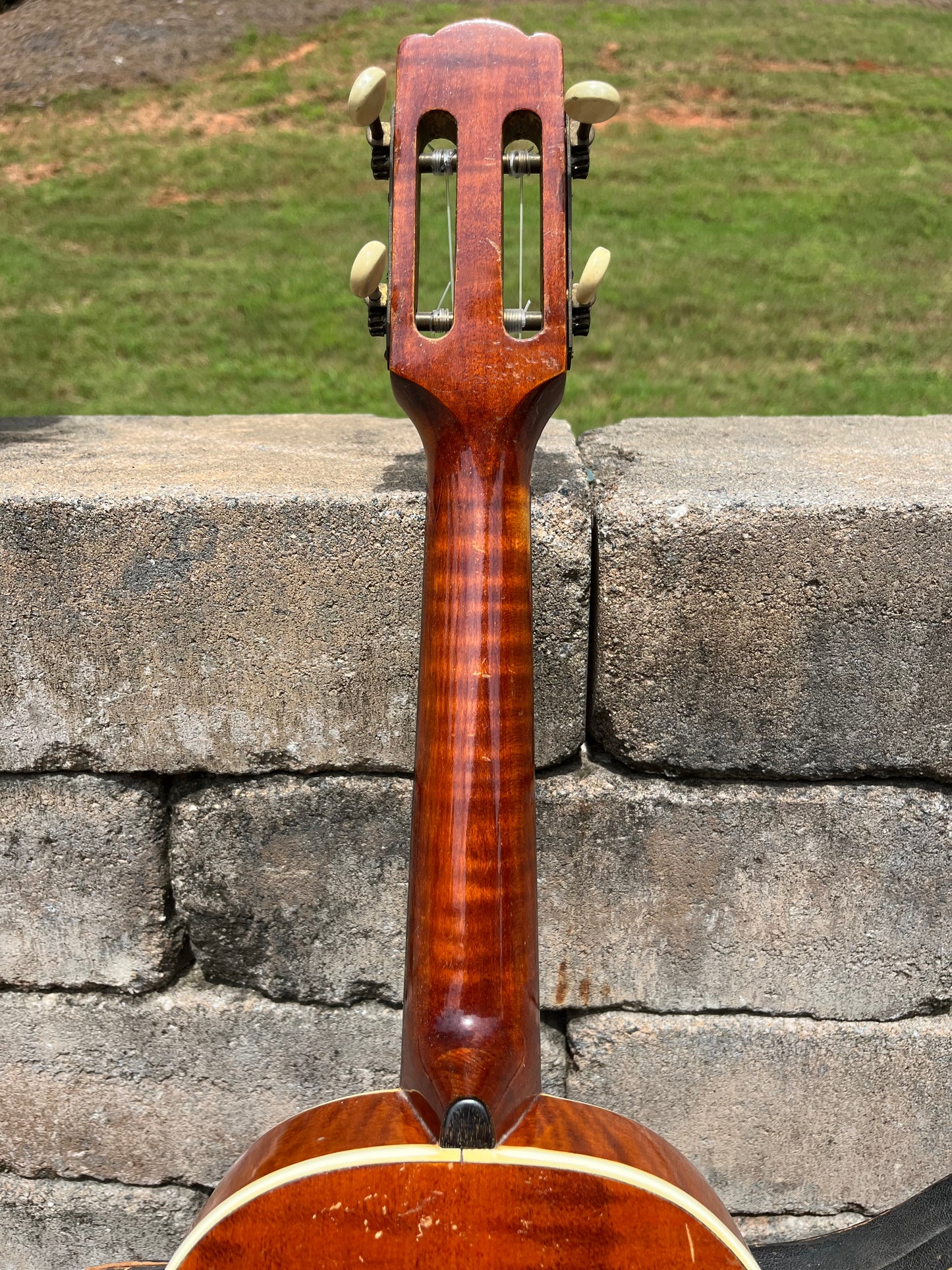 Vintage De-Vekey Style 3 Tenor Ukulele