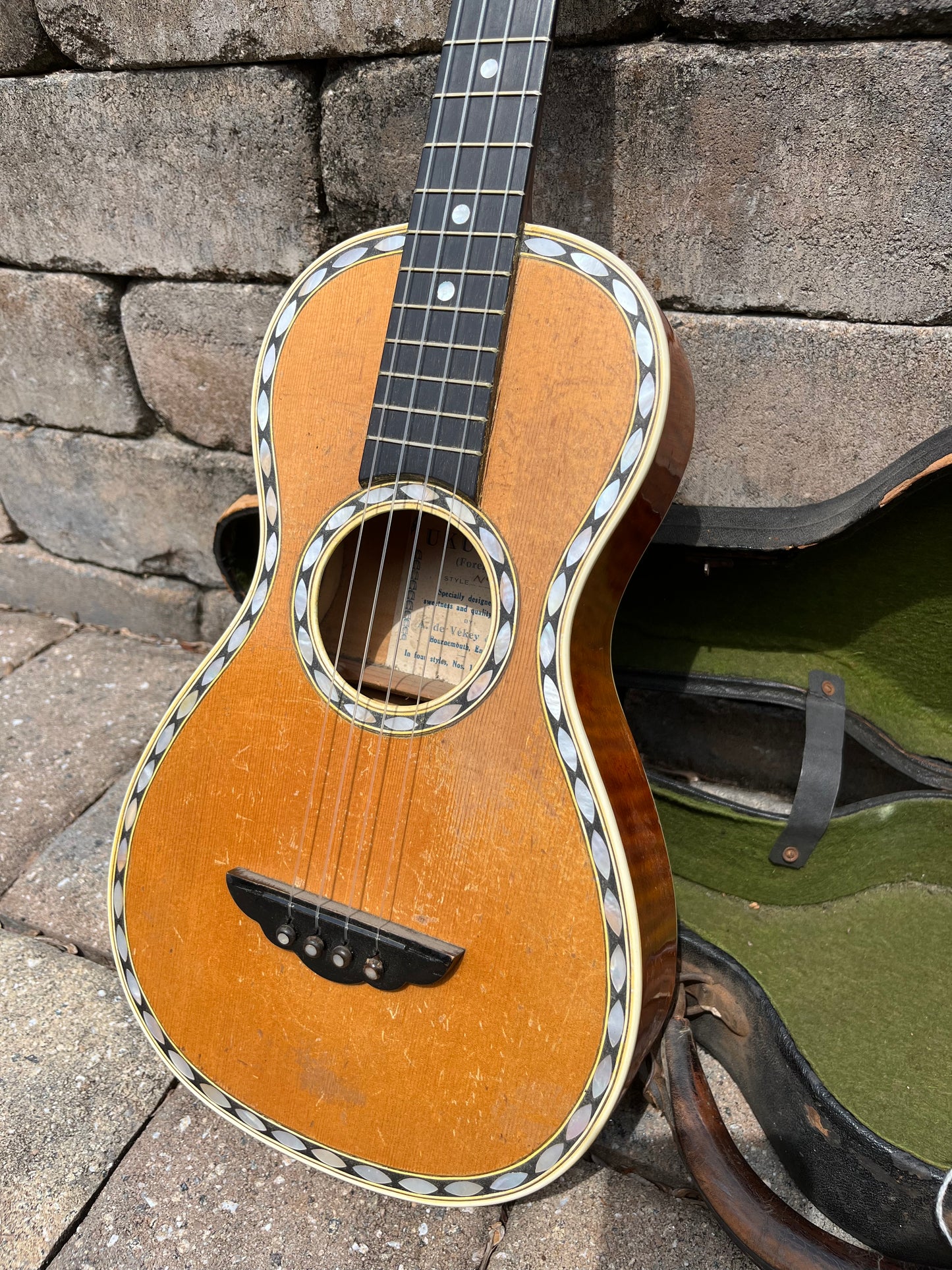Vintage De-Vekey Style 3 Tenor Ukulele
