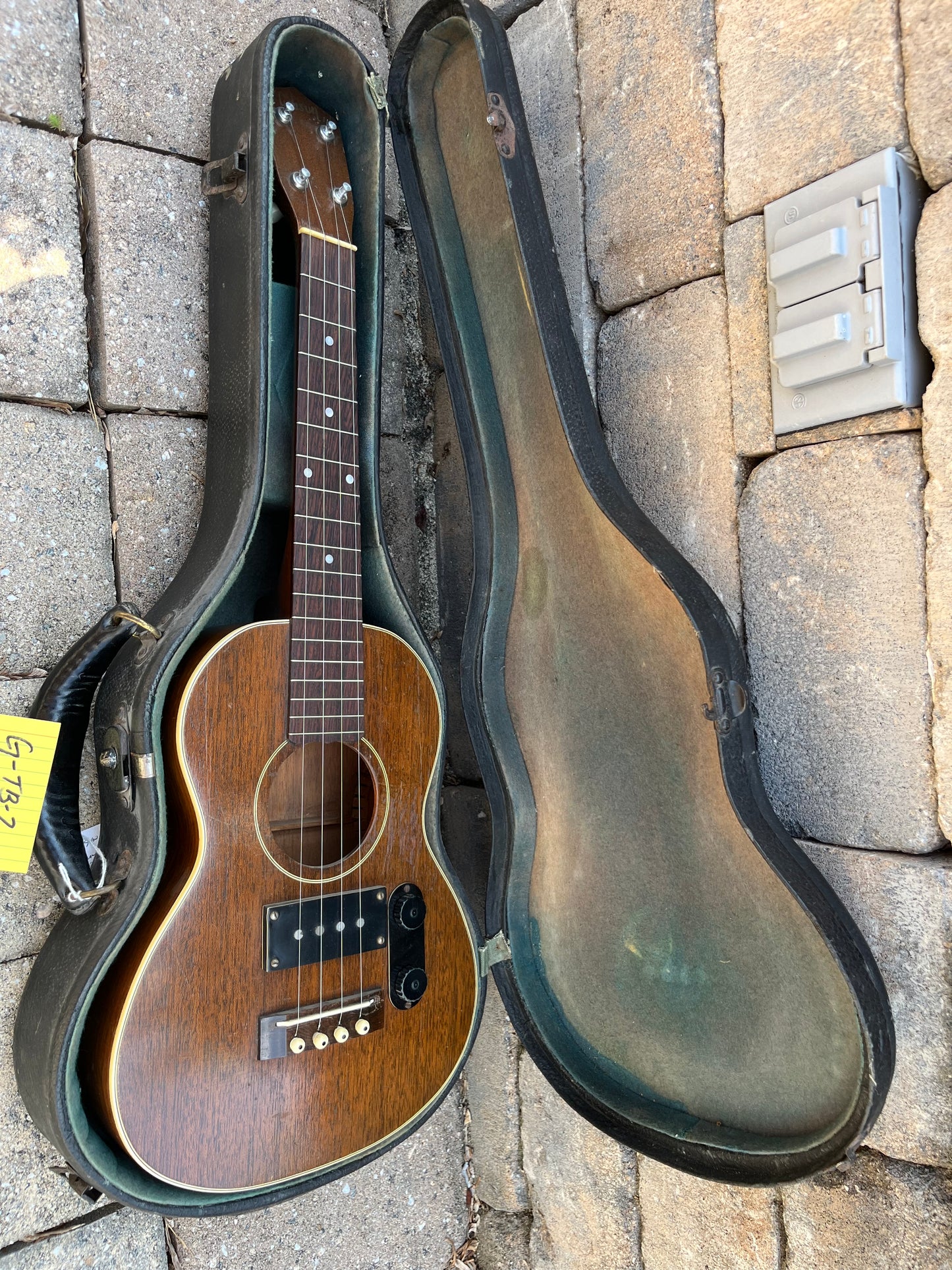 Vintage Gibson ETU-2 Tenor Electric Ukulele
