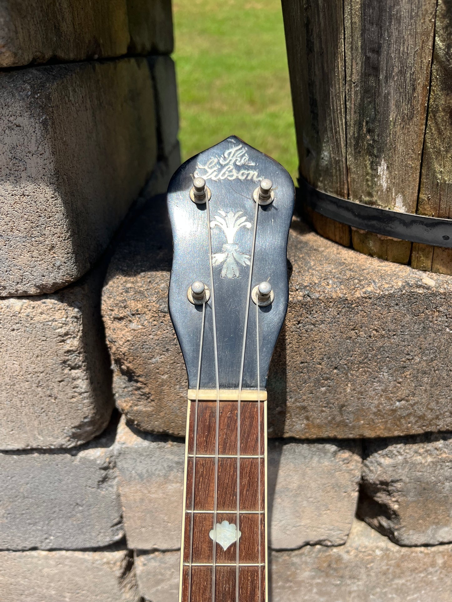 Vintage Gibson Ukulele Banjo Style 4