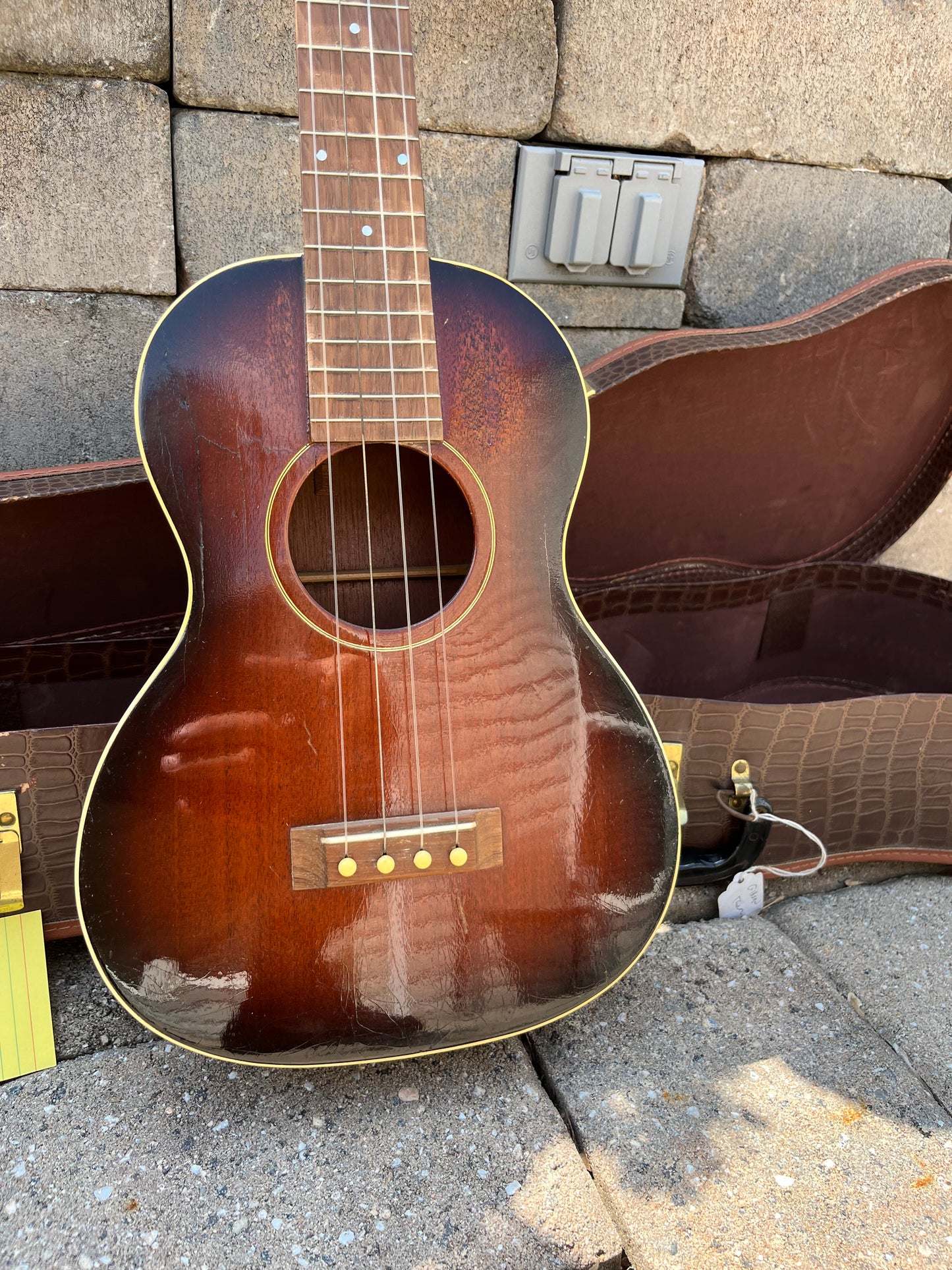 Vintage Gibson TU-2 Tenor Ukulele