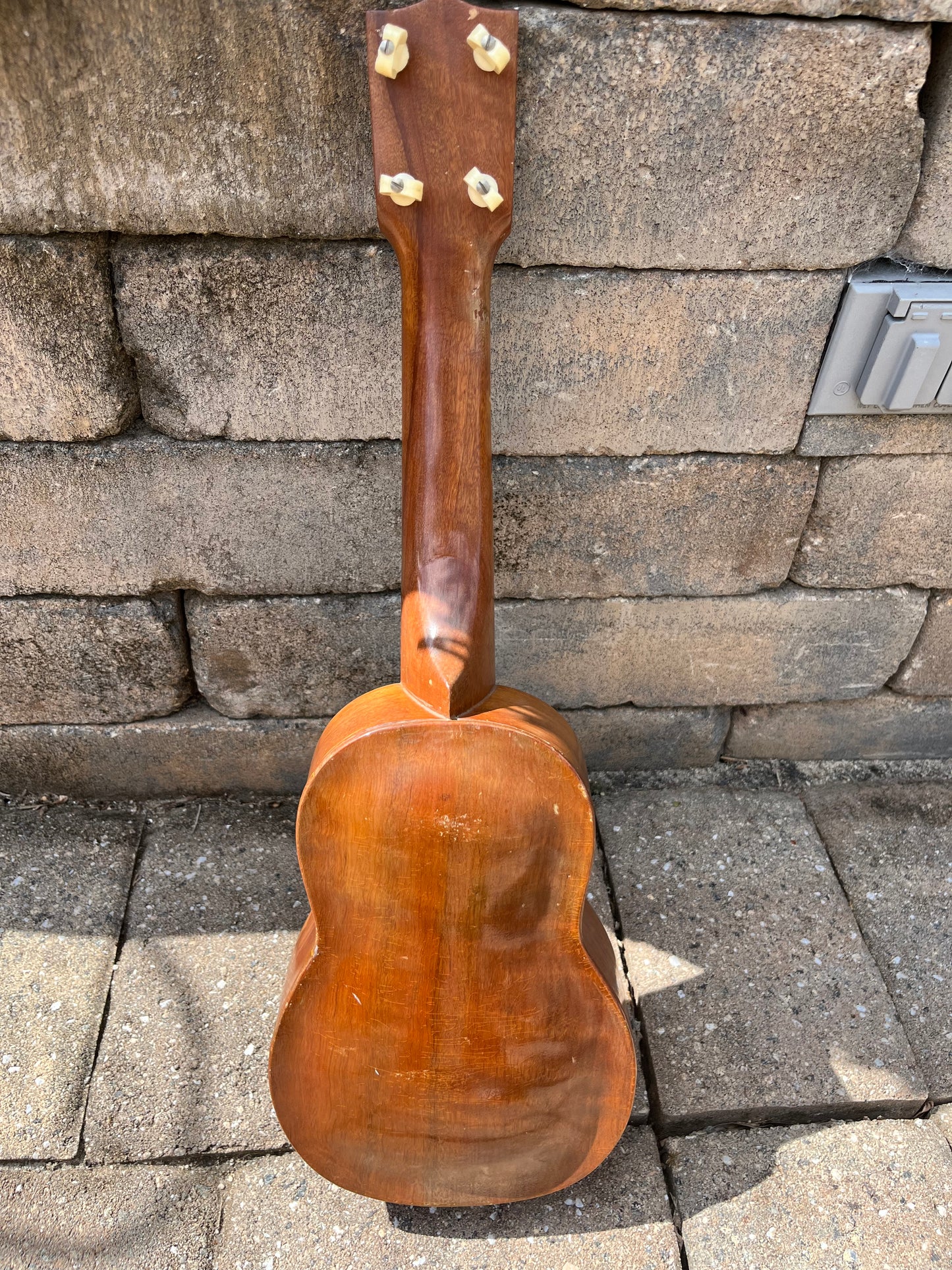 Vintage 1920’s 1930’s No Name Foreign Arched Back Soprano Ukulele