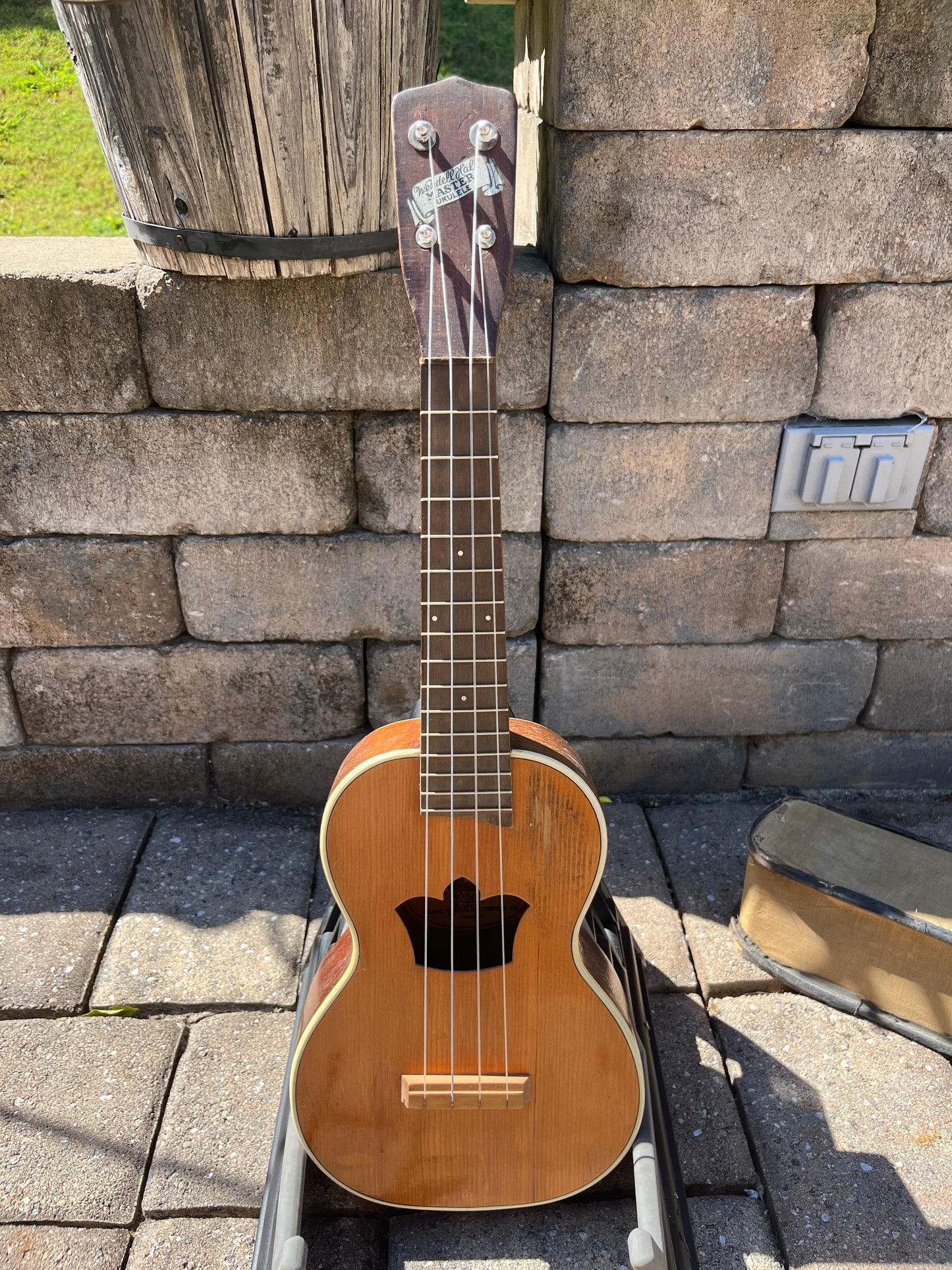 Vintage 1930’s Regal Wendell Hall Concert Ukulele