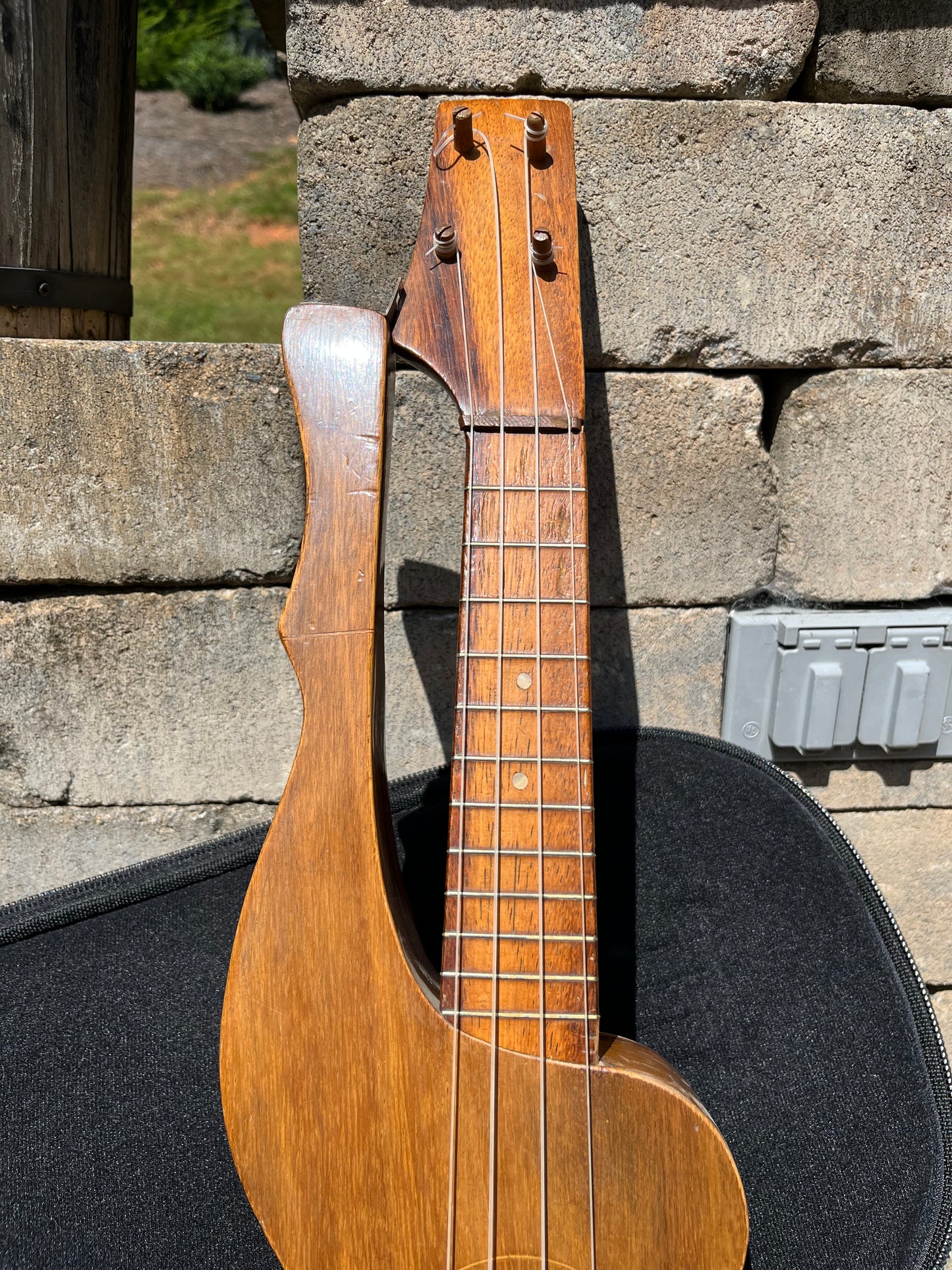 Vintage C Knutsen Harp Ukulele