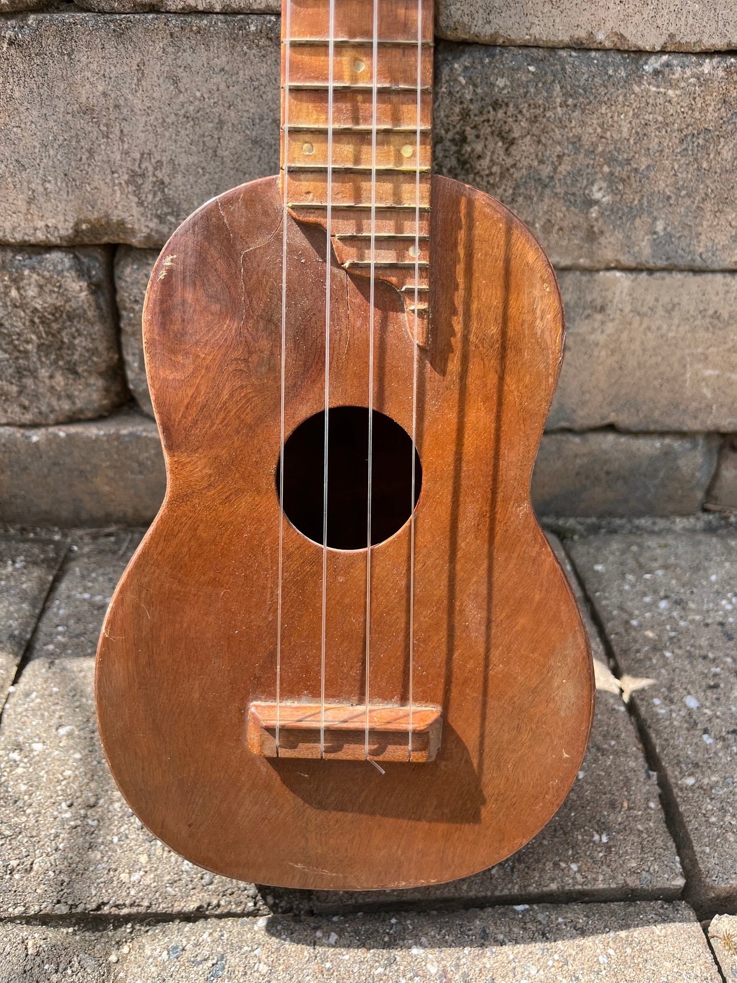 Vintage 1920’s 1930’s No Name Foreign Arched Back Soprano Ukulele