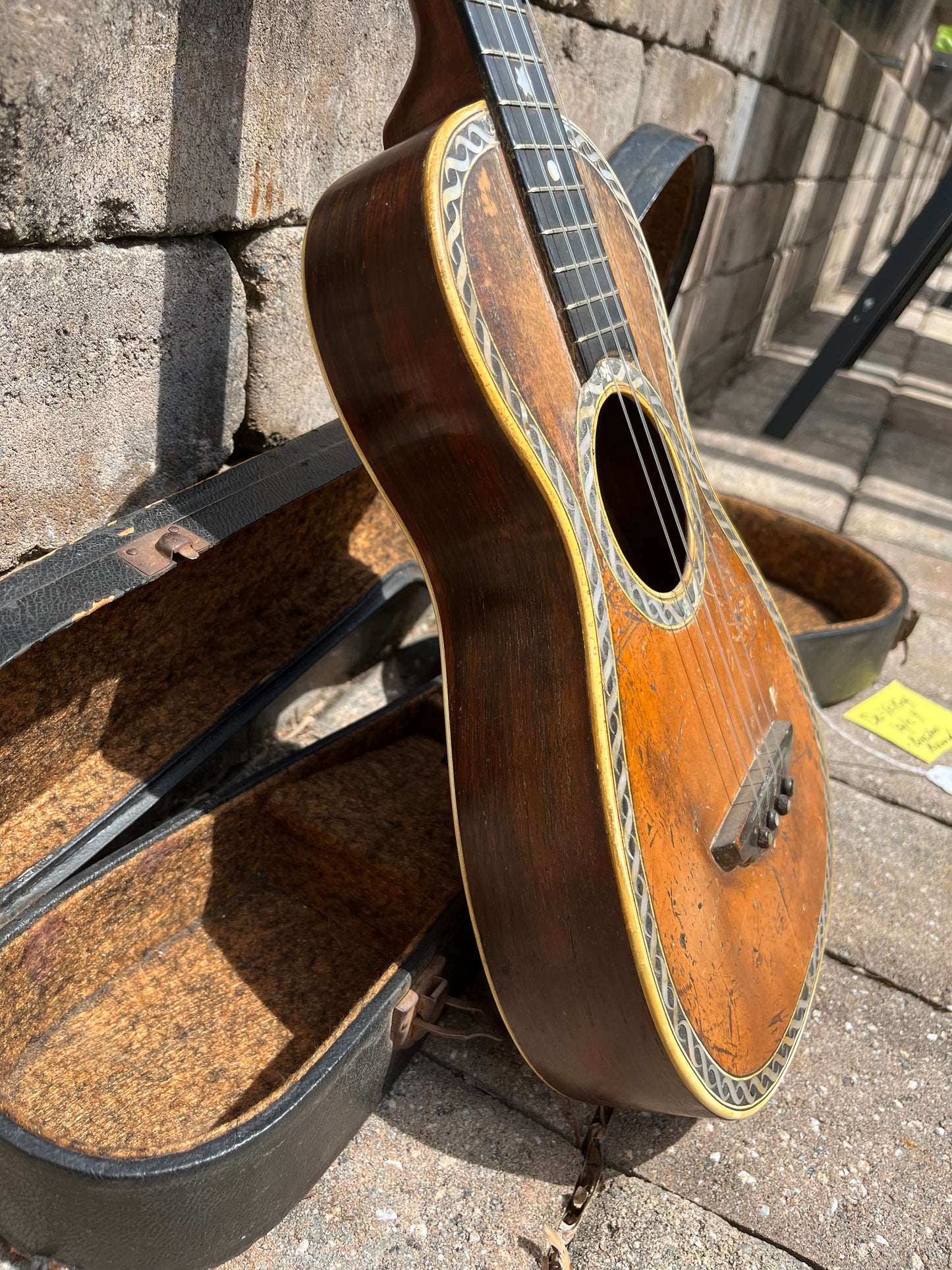 Vintage De-VeKey Style 4 Ukulele