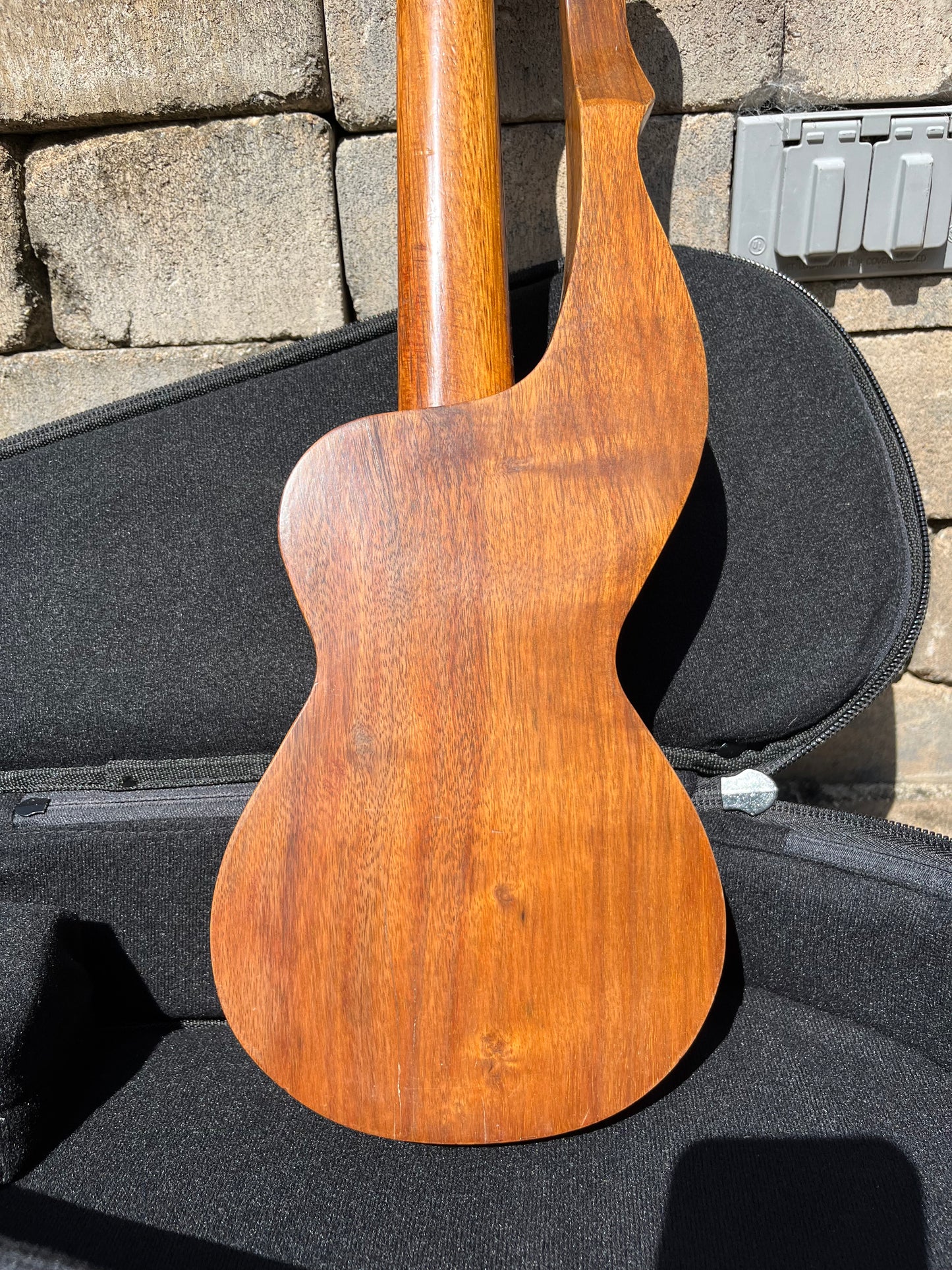 Vintage C Knutsen Harp Ukulele