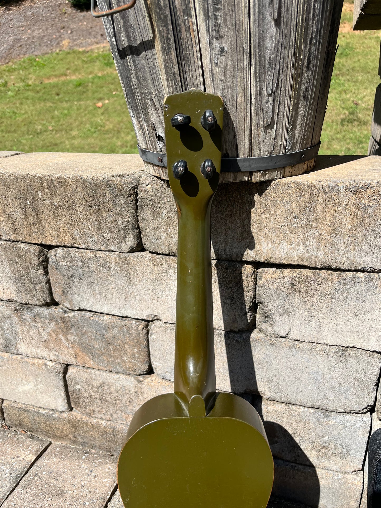 Vintage Regal Concert Green Ukulele