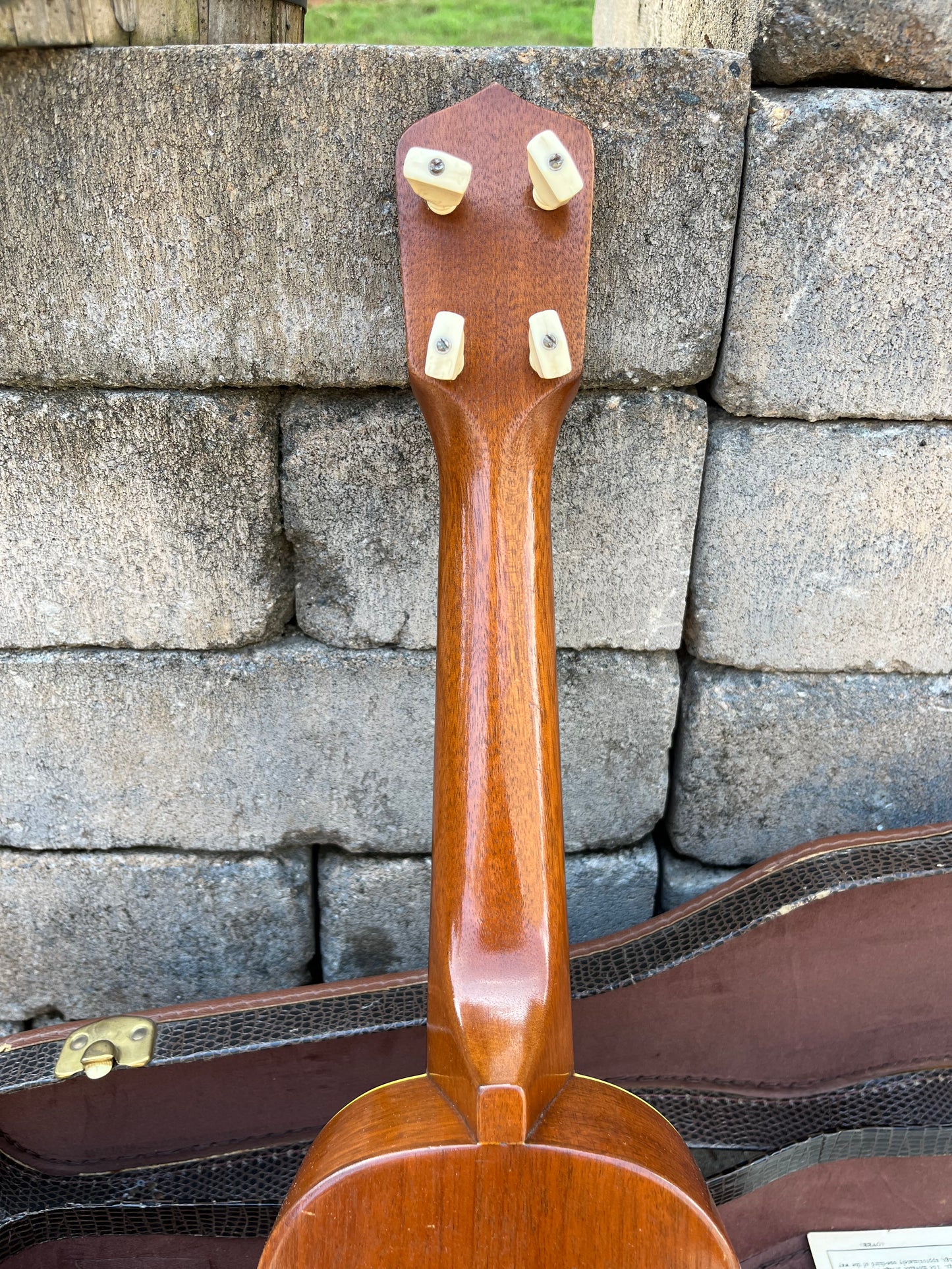 Vintage Gibson Style 2 1930’s Ukulele Spruce Top