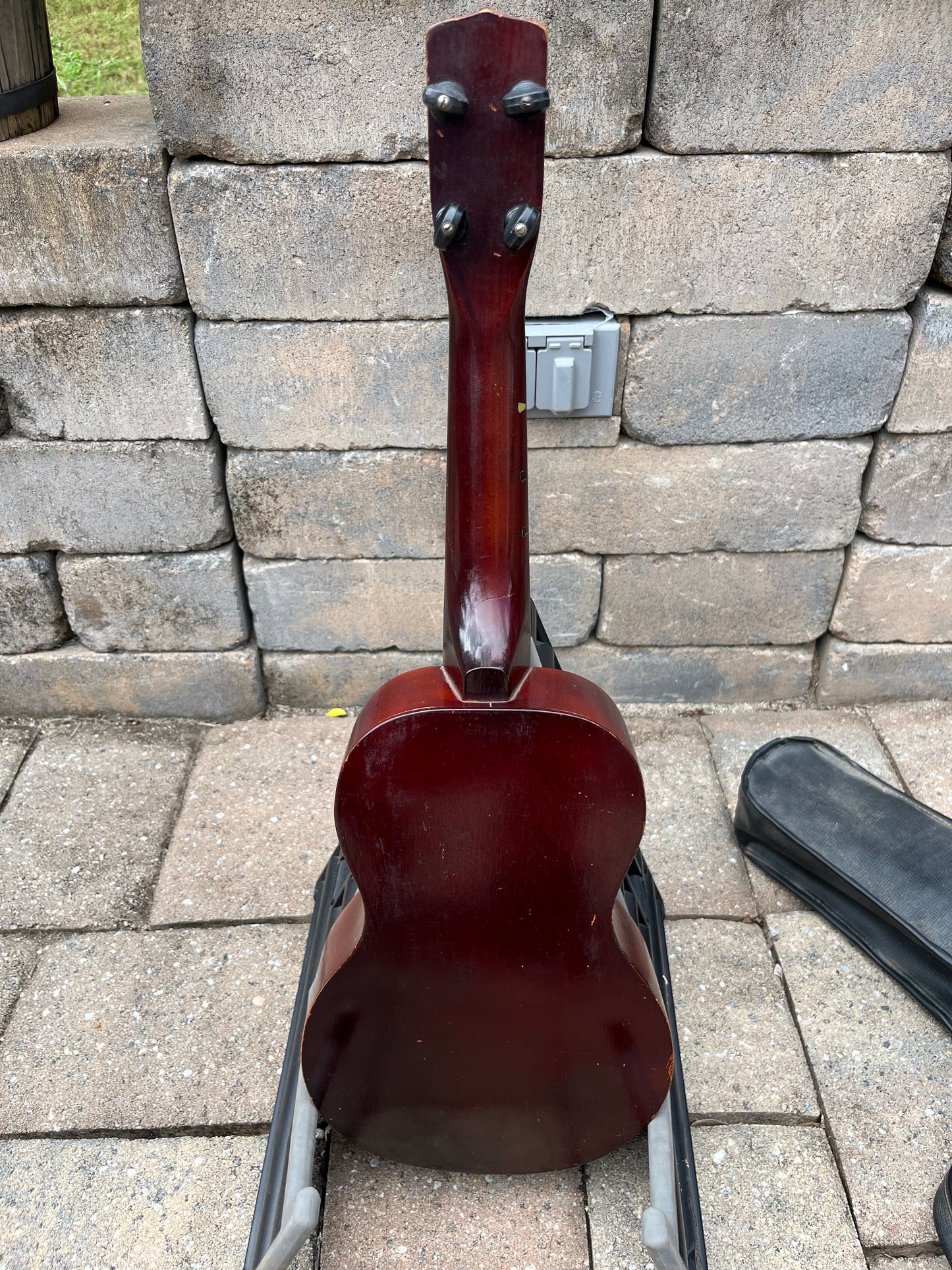 Vintage 1930’s Regal Wendell Hall TV Ukulele