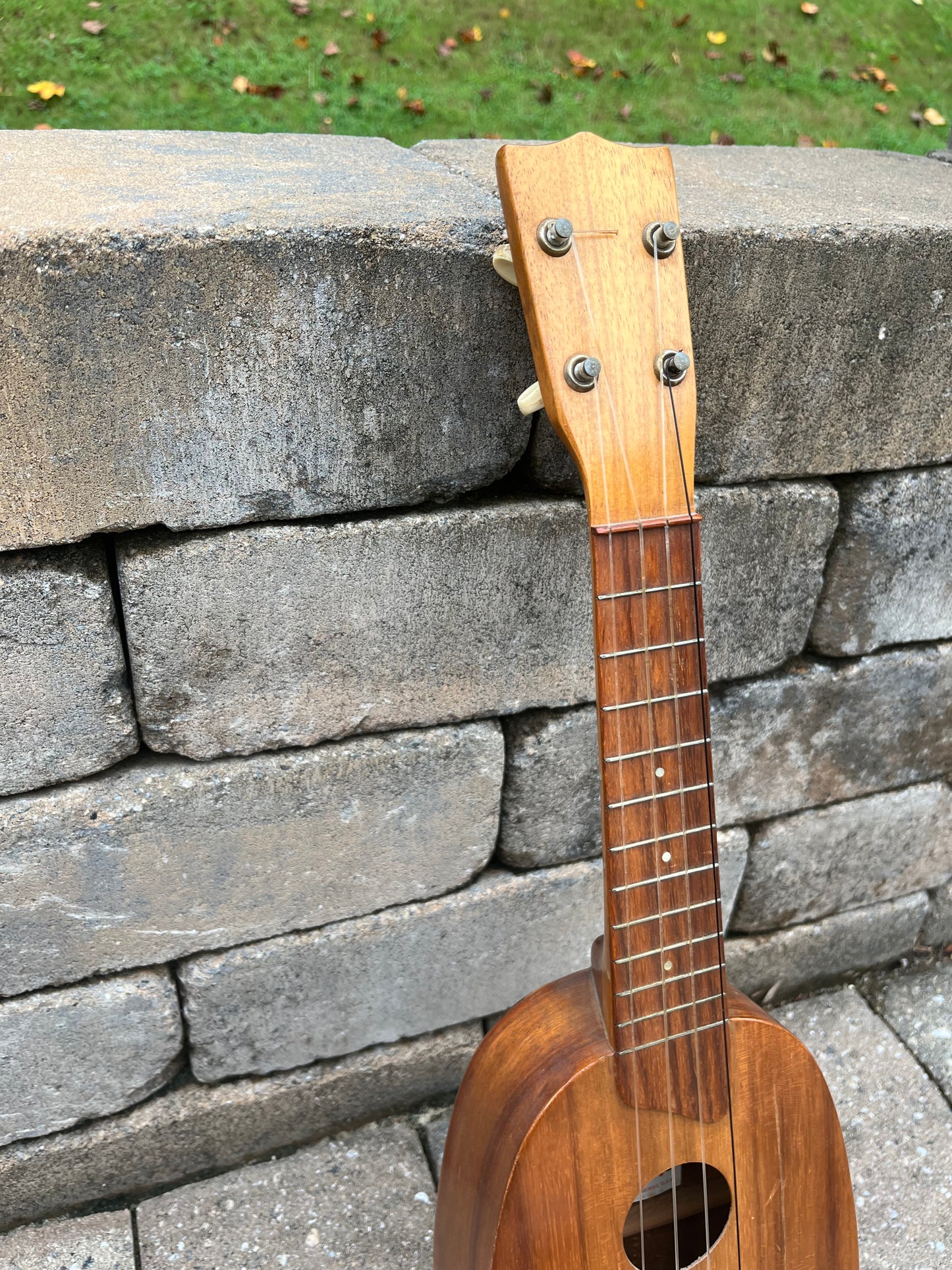 Vintage 1960’s Kamaka Koa Pineapple Ukulele
