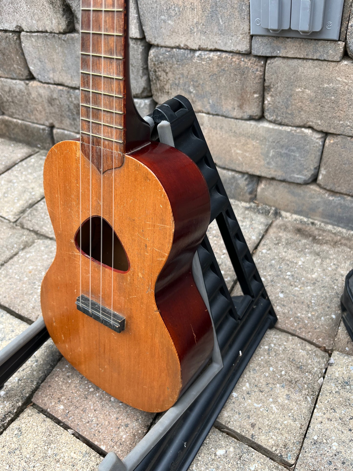 Vintage 1930’s Regal Wendell Hall TV Ukulele