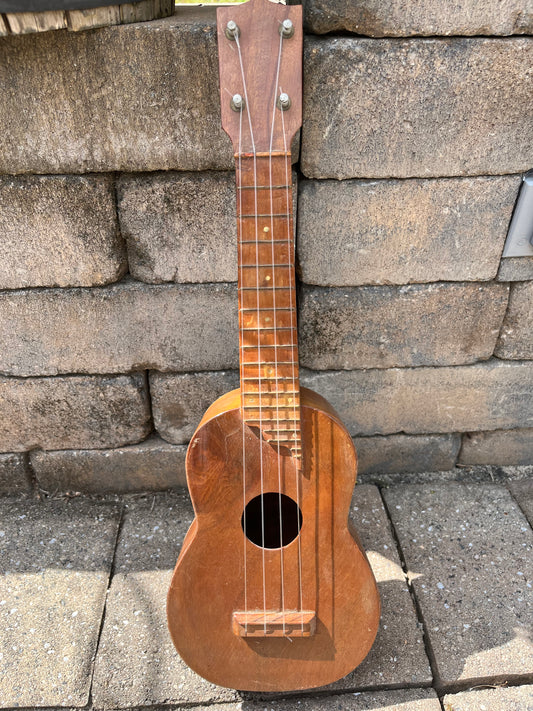 Vintage 1920’s 1930’s No Name Foreign Arched Back Soprano Ukulele