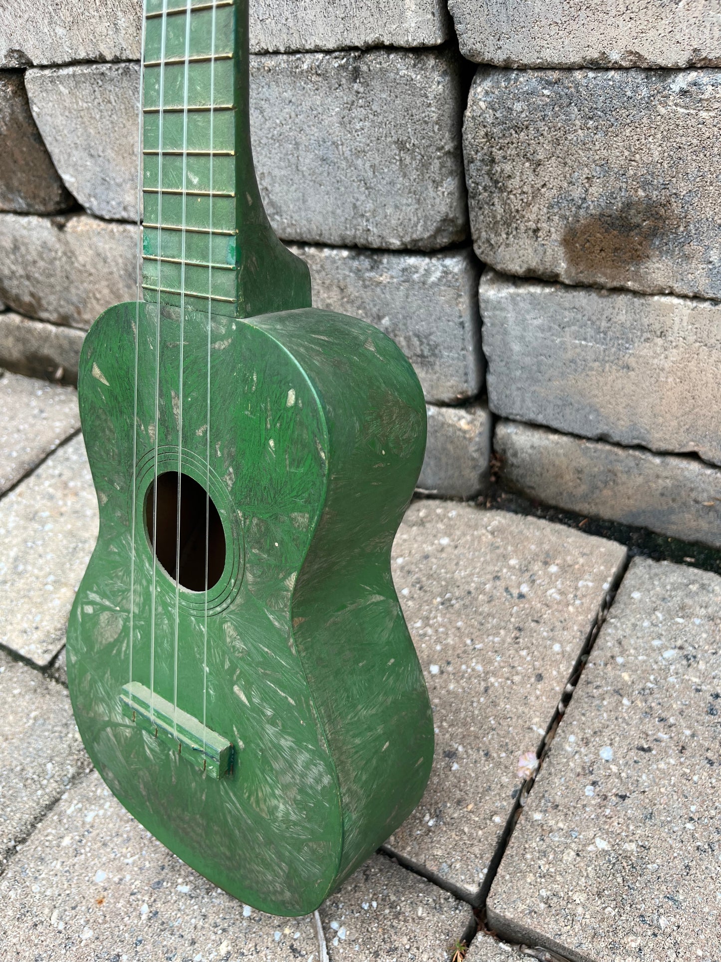 Vintage Harmony Green Crystal Ukulele