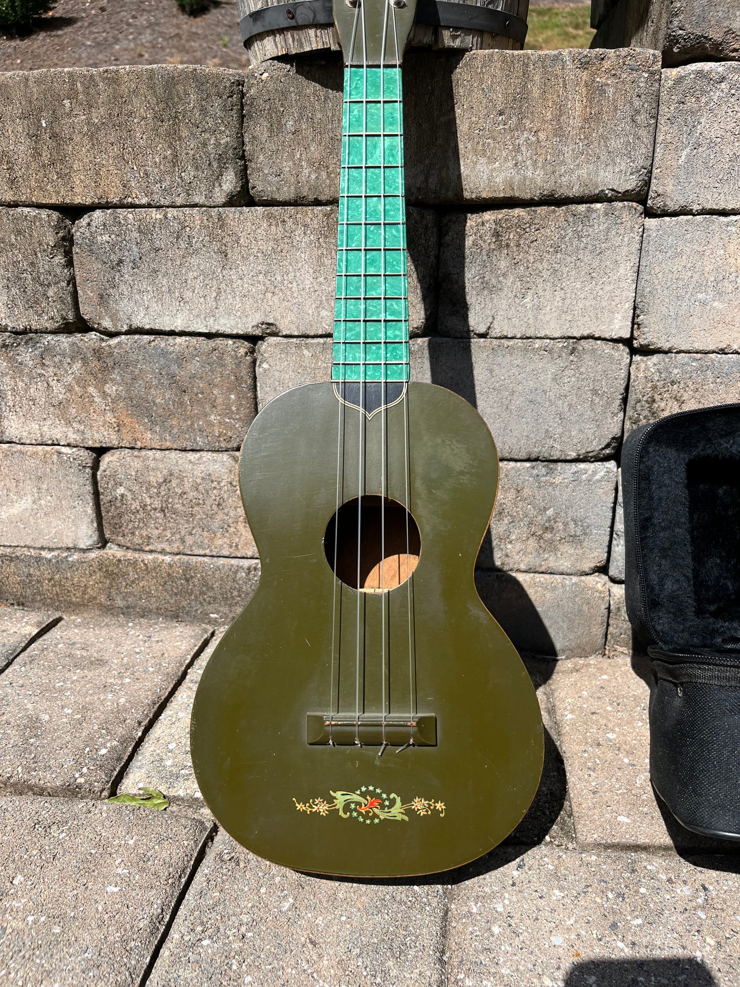 Vintage Regal Concert Green Ukulele