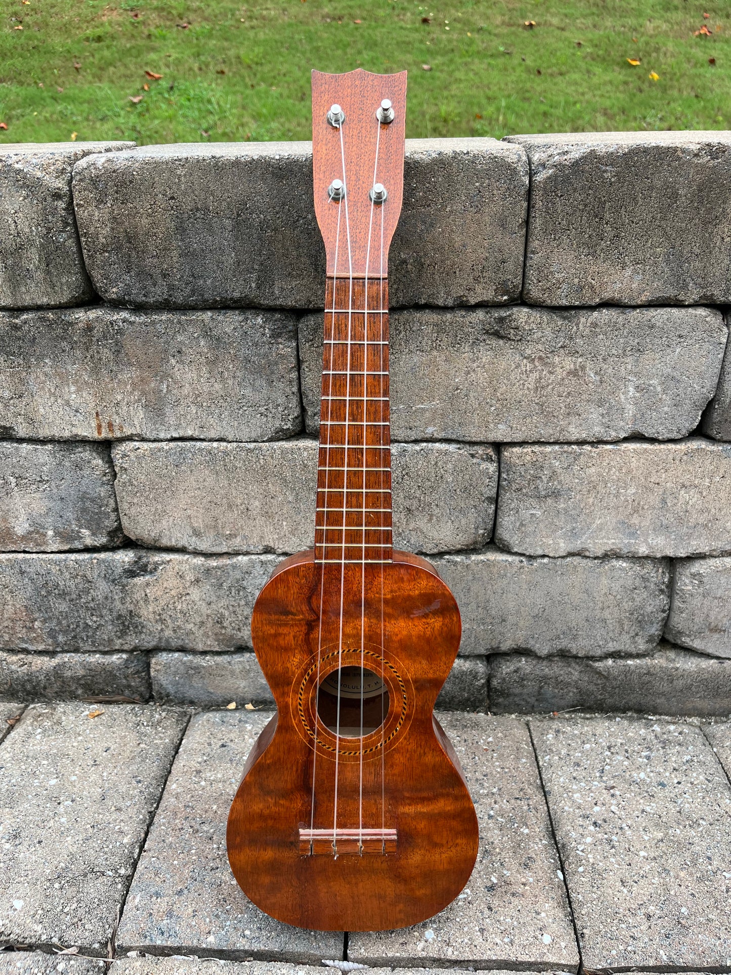 Vintage Unis & Co Hawaiian 1920’s Ukulele
