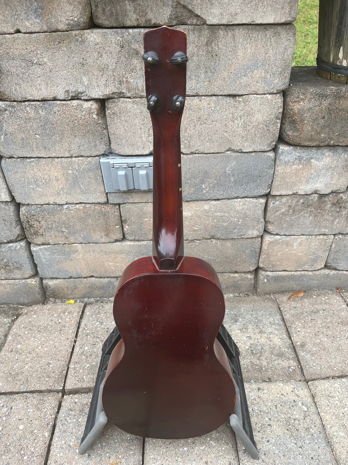 Vintage Regal Wendell Hall TV Concert Ukulele