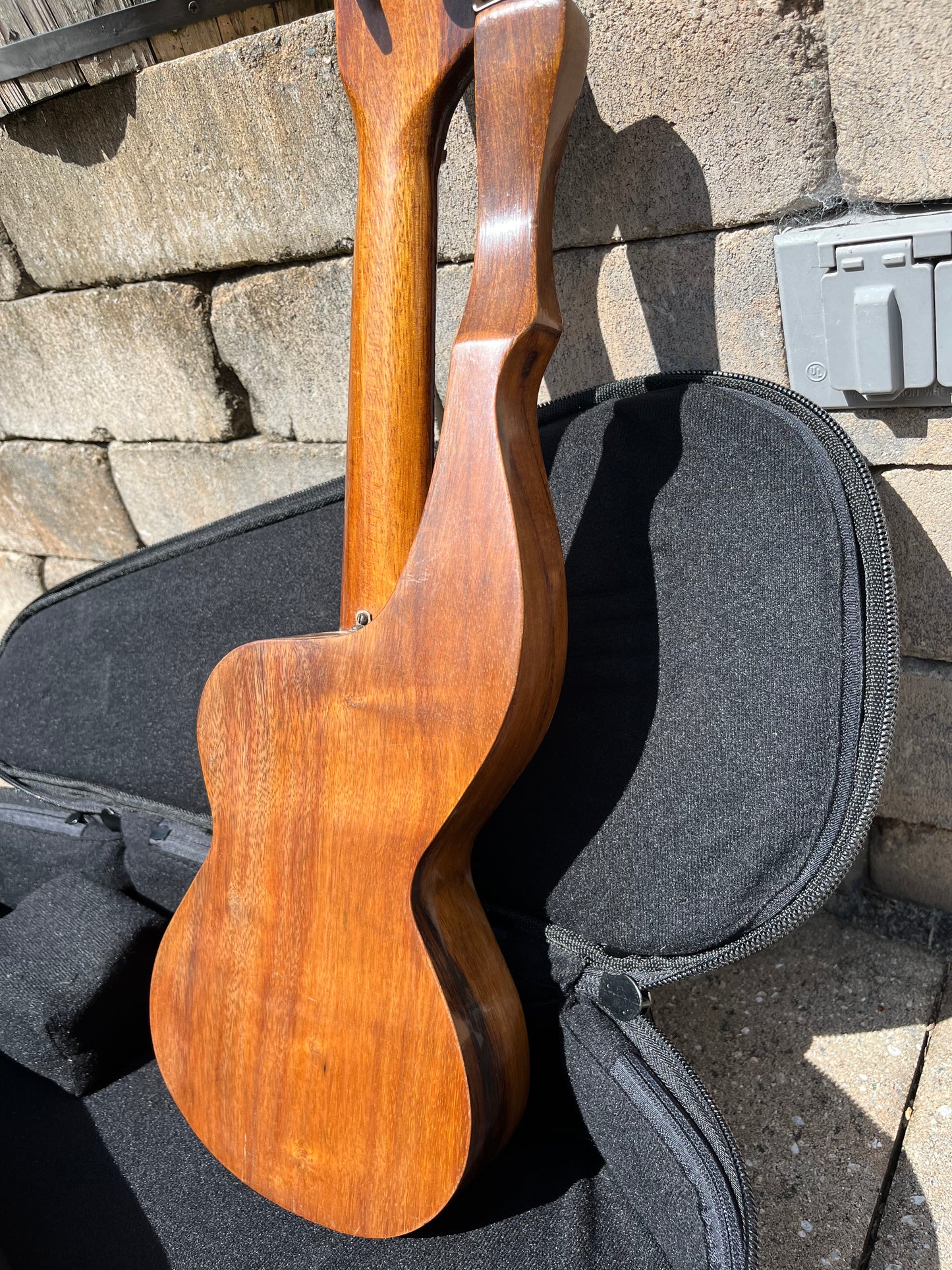 Vintage C Knutsen Harp Ukulele