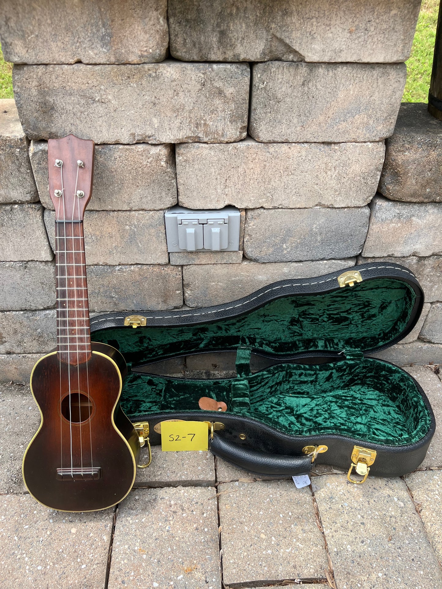 Vintage Martin Style 2 Ukulele