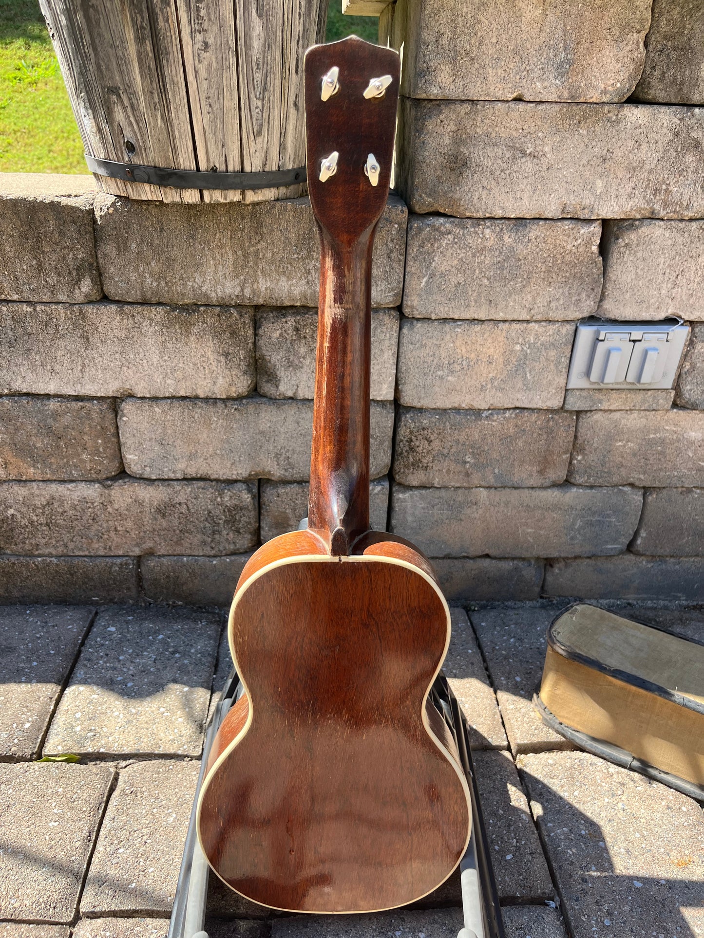 Vintage 1930’s Regal Wendell Hall Concert Ukulele