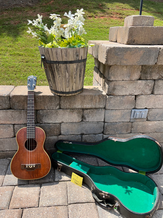 Vintage Gibson TU Tenor Ukulele