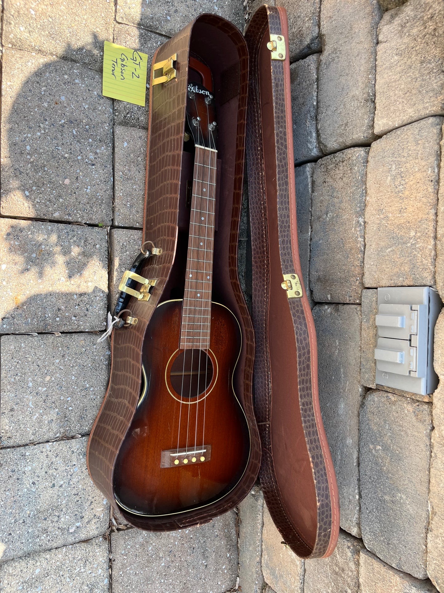 Vintage Gibson TU-2 Tenor Ukulele