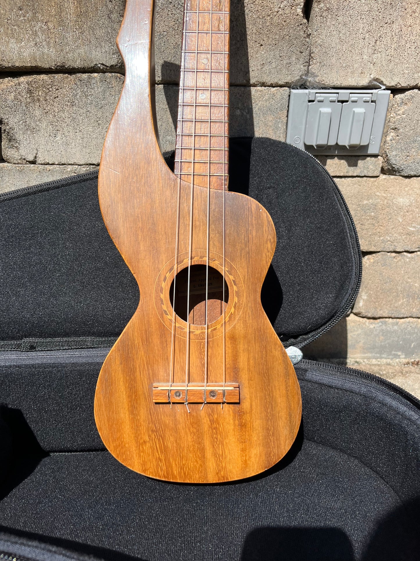 Vintage C Knutsen Harp Ukulele