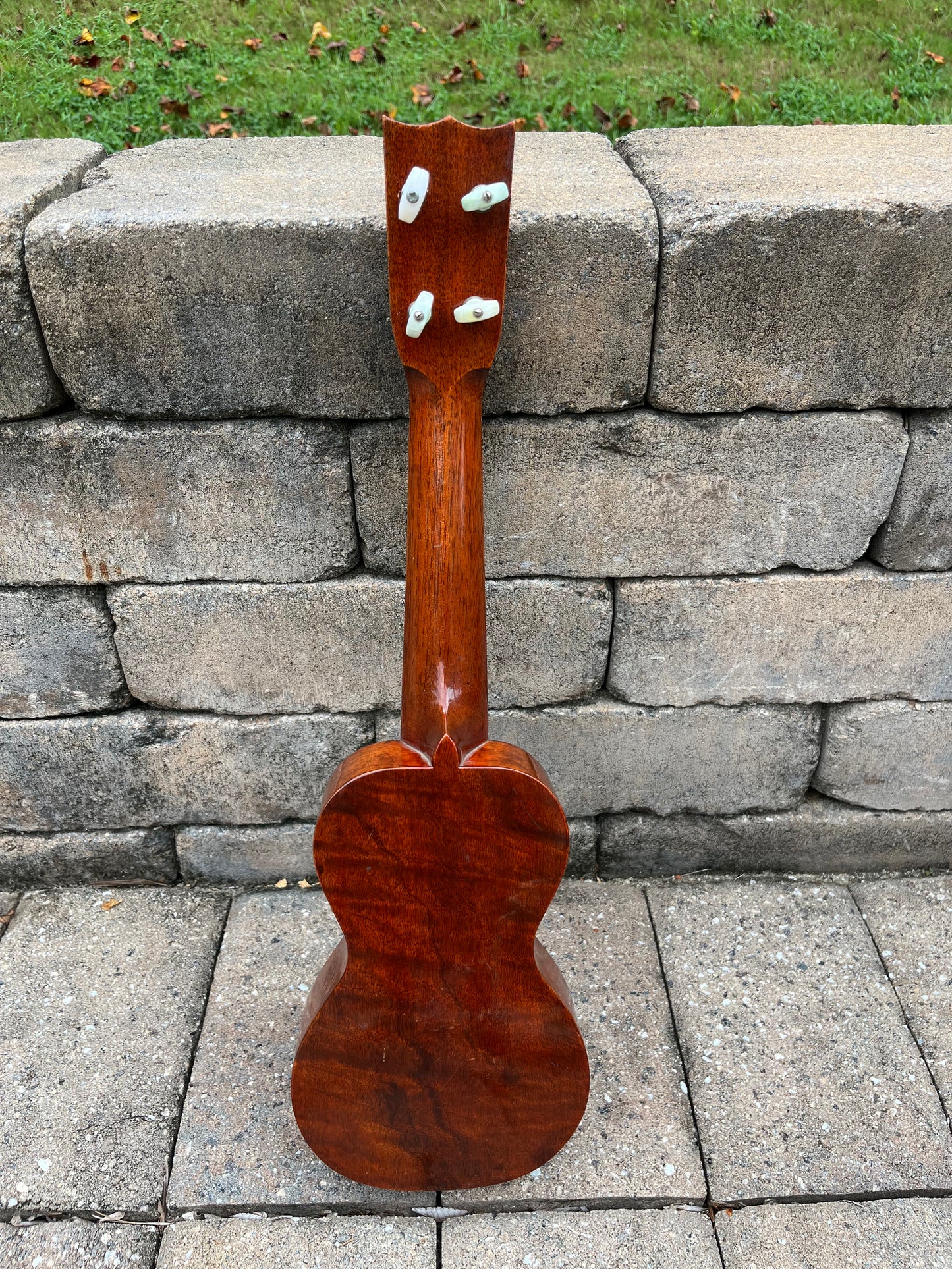 Vintage Unis & Co Hawaiian 1920’s Ukulele