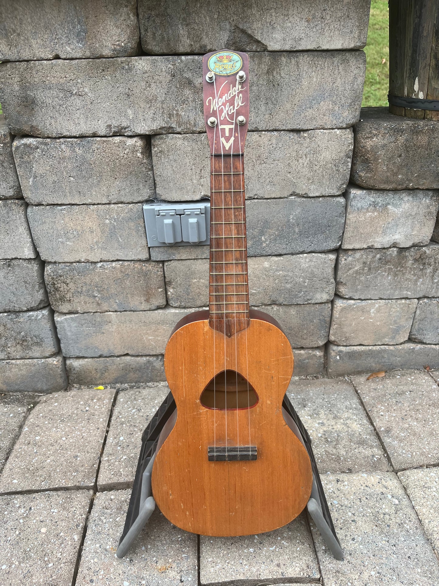 Vintage Regal Wendell Hall TV Concert Ukulele