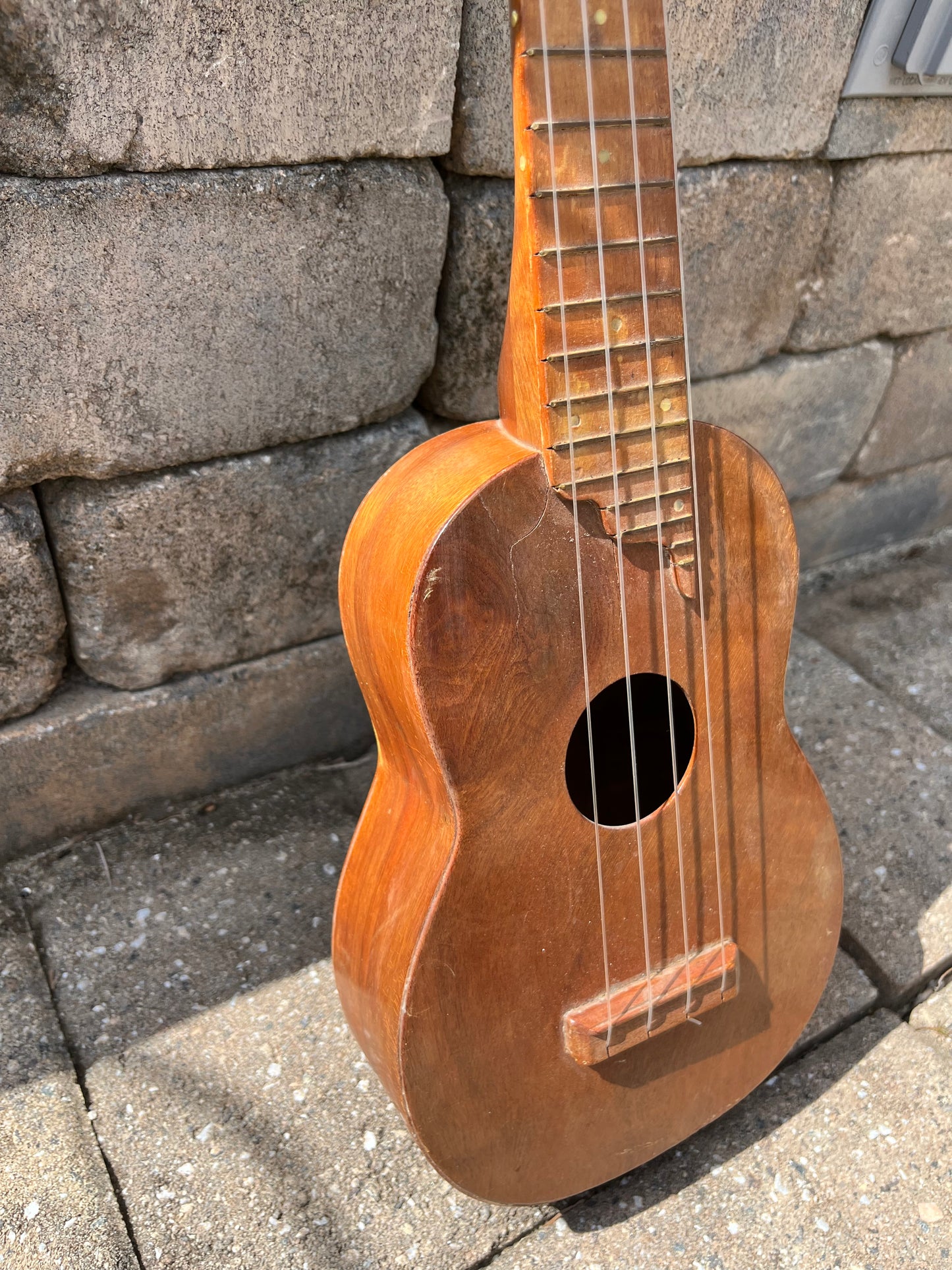 Vintage 1920’s 1930’s No Name Foreign Arched Back Soprano Ukulele