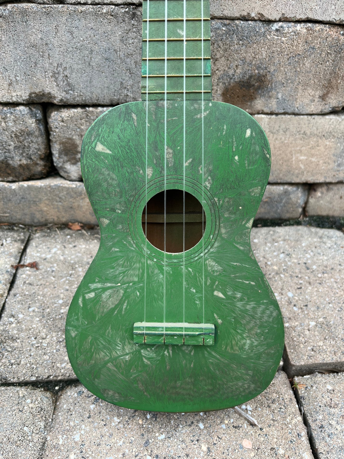 Vintage Harmony Green Crystal Ukulele