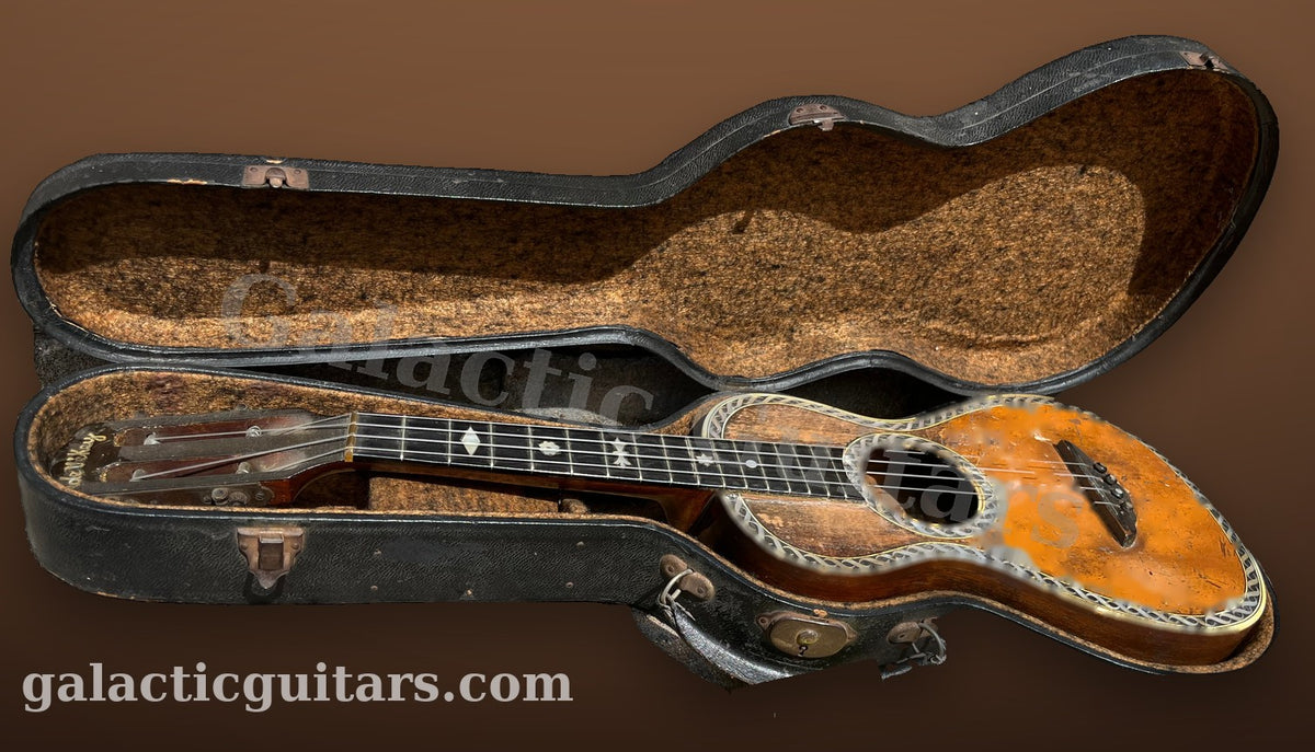 Vintage De-VeKey Style 4 Ukulele