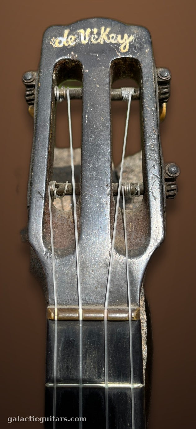Vintage De-VeKey Style 4 Ukulele