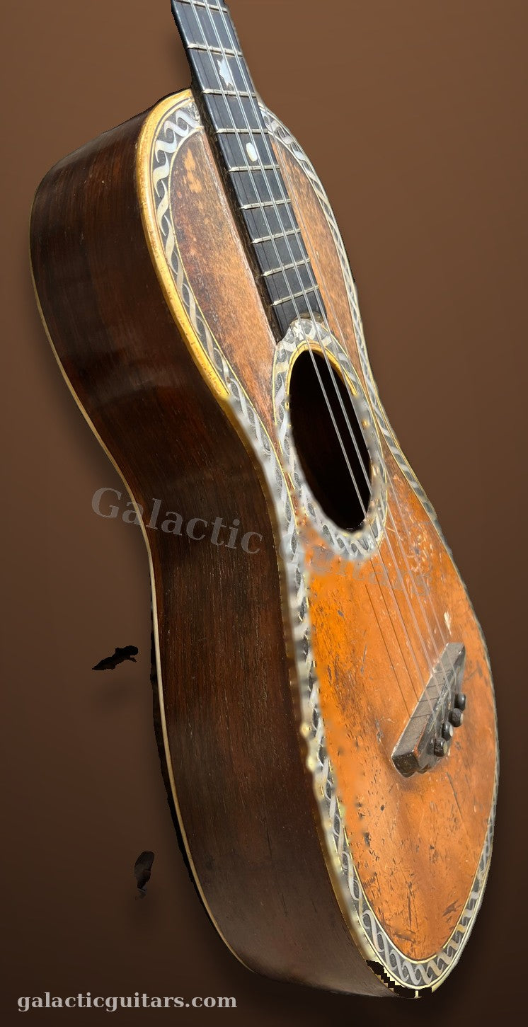Vintage De-VeKey Style 4 Ukulele